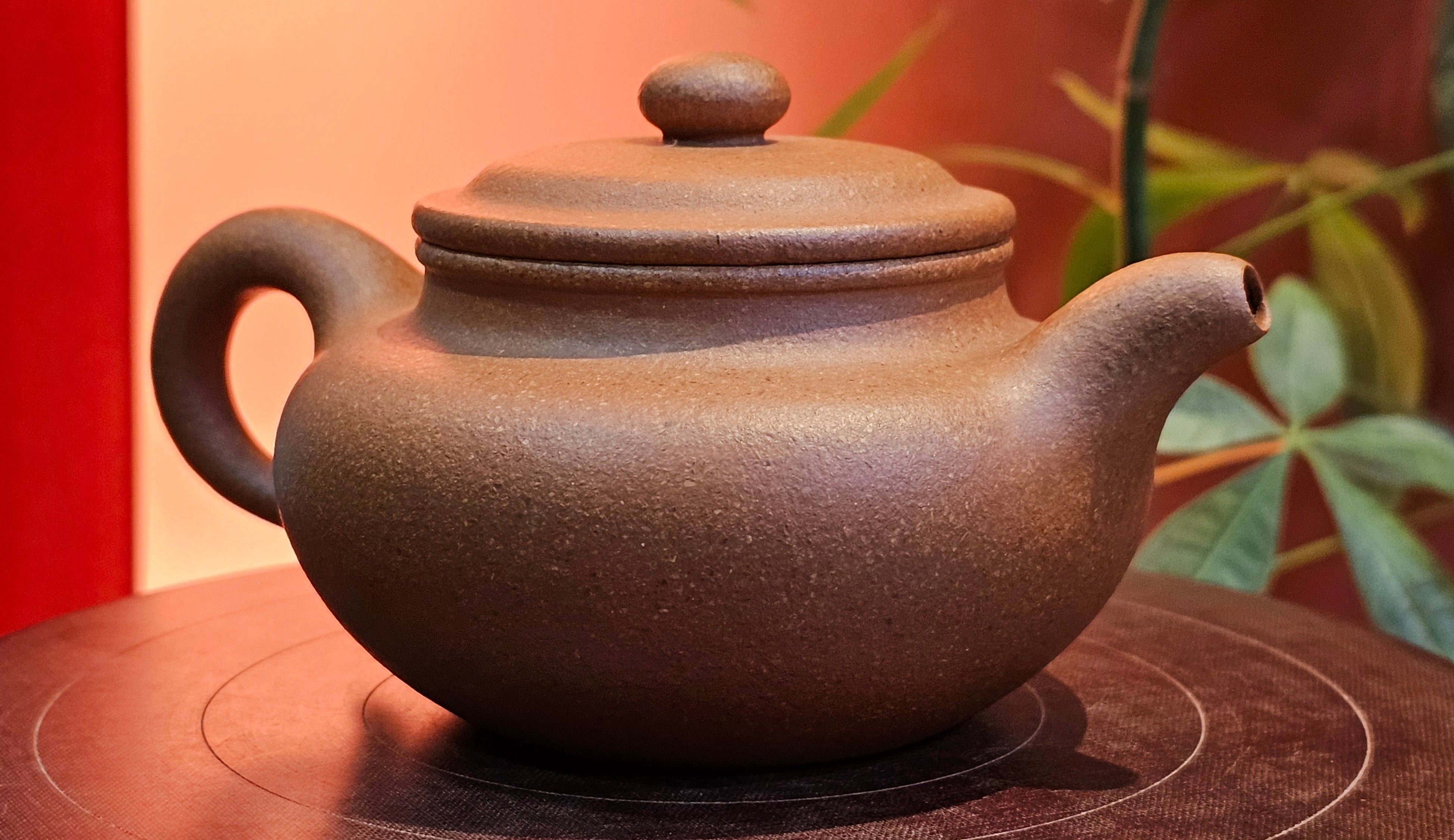 Fang Gu 仿古, 204.5ml, Huang Jiang Po Ni 黄降坡泥, by our Collaborative Craftsman Chen Fa Chu 陈法初 。