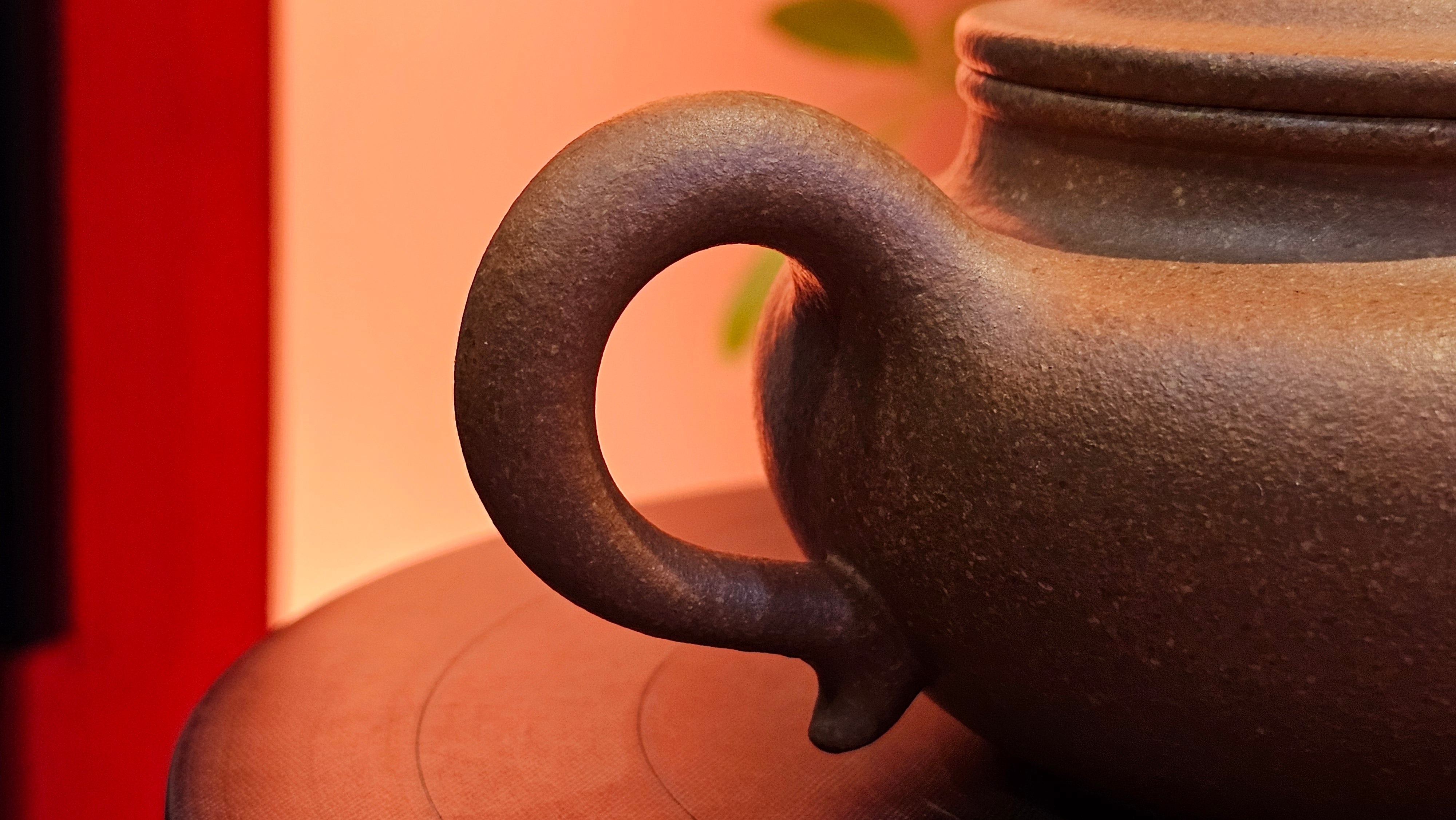 Fang Gu 仿古, 204.5ml, Huang Jiang Po Ni 黄降坡泥, by our Collaborative Craftsman Chen Fa Chu 陈法初 。