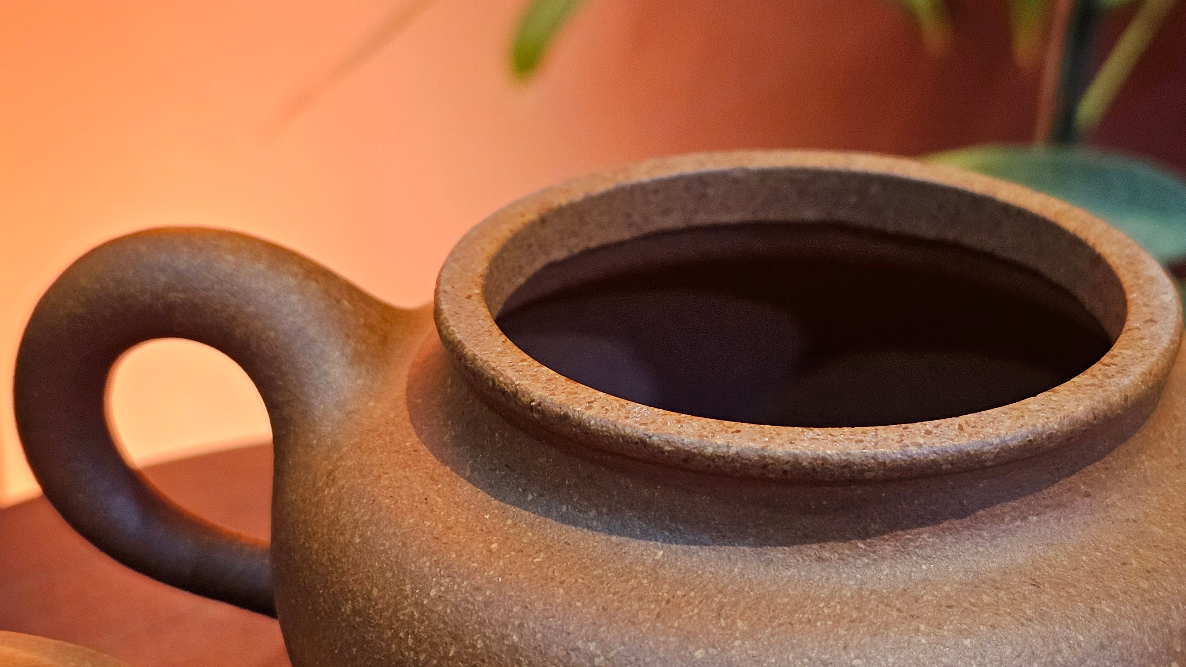 Fang Gu 仿古, 204.5ml, Huang Jiang Po Ni 黄降坡泥, by our Collaborative Craftsman Chen Fa Chu 陈法初 。