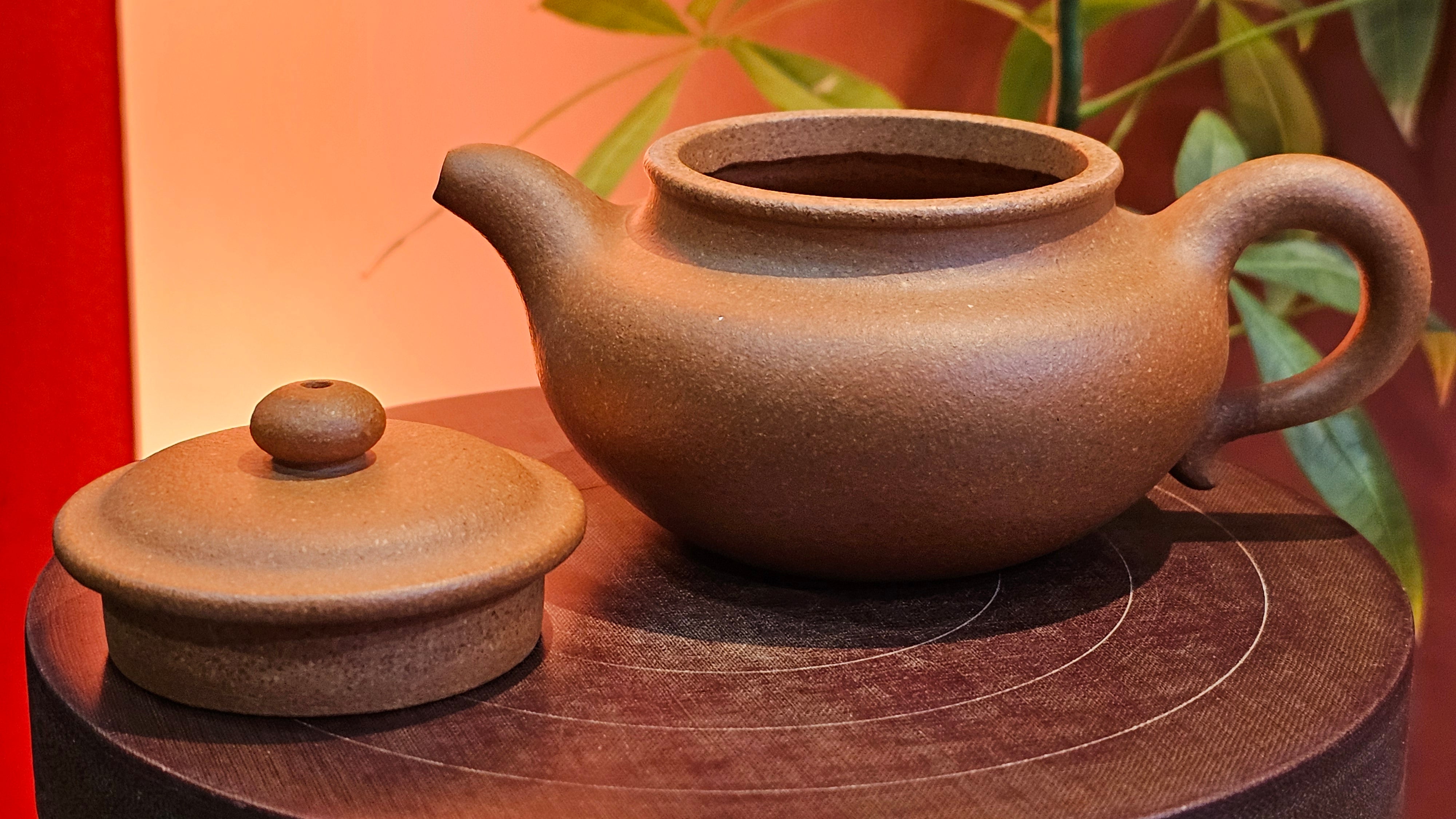 Fang Gu 仿古, 204.5ml, Huang Jiang Po Ni 黄降坡泥, by our Collaborative Craftsman Chen Fa Chu 陈法初 。