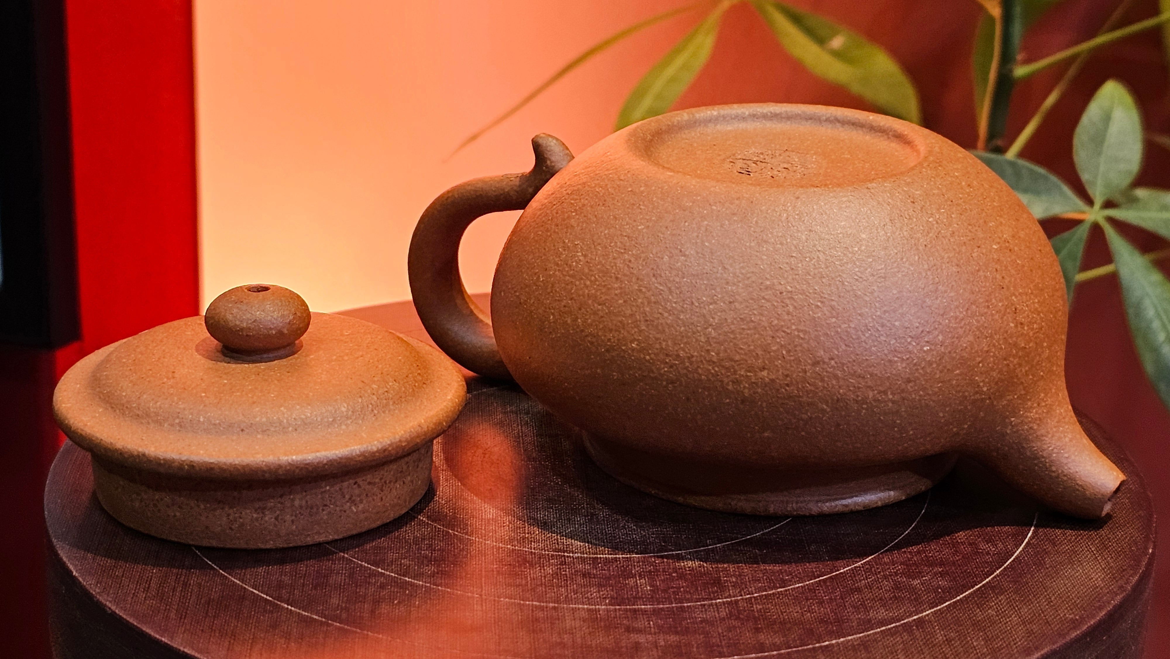 Fang Gu 仿古, 204.5ml, Huang Jiang Po Ni 黄降坡泥, by our Collaborative Craftsman Chen Fa Chu 陈法初 。