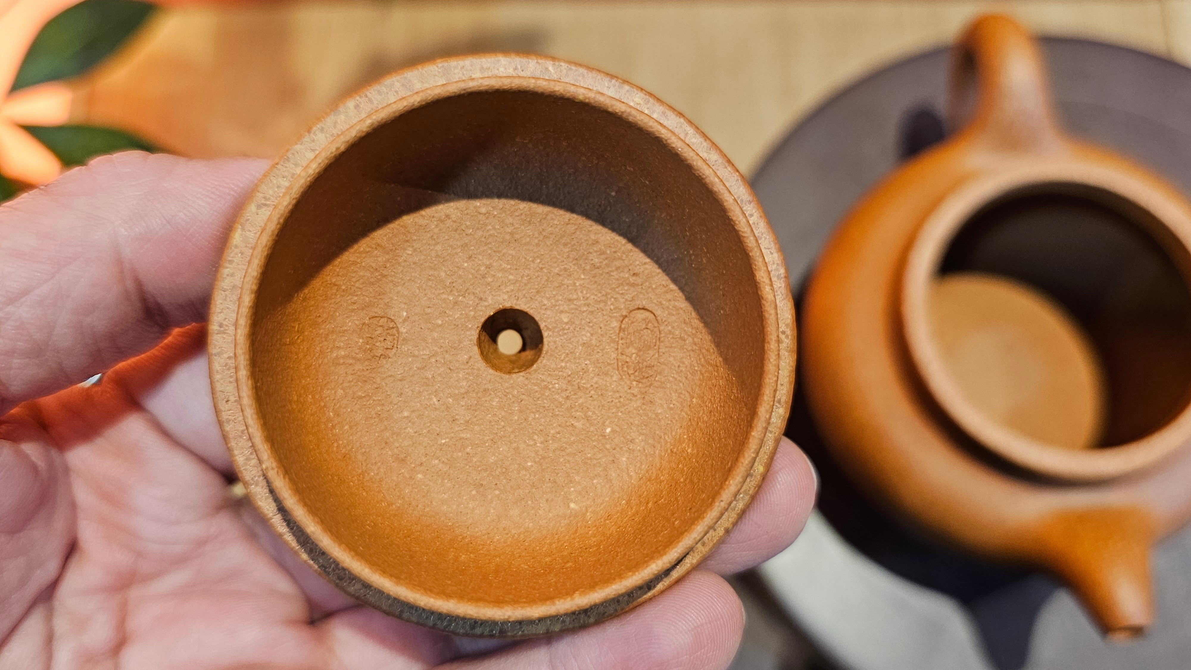 Fang Gu 仿古, 204.5ml, Huang Jiang Po Ni 黄降坡泥, by our Collaborative Craftsman Chen Fa Chu 陈法初 。