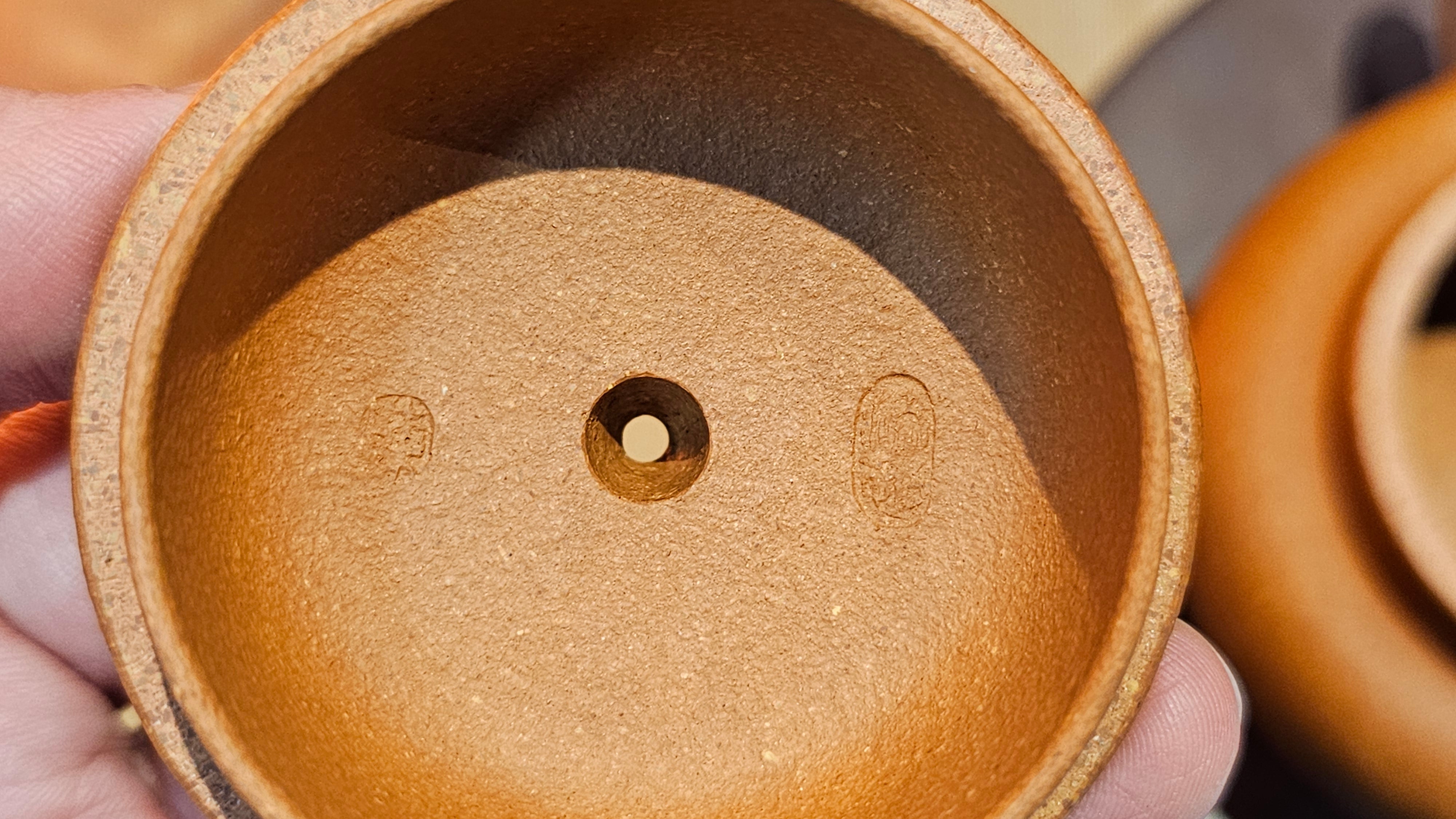 Fang Gu 仿古, 204.5ml, Huang Jiang Po Ni 黄降坡泥, by our Collaborative Craftsman Chen Fa Chu 陈法初 。