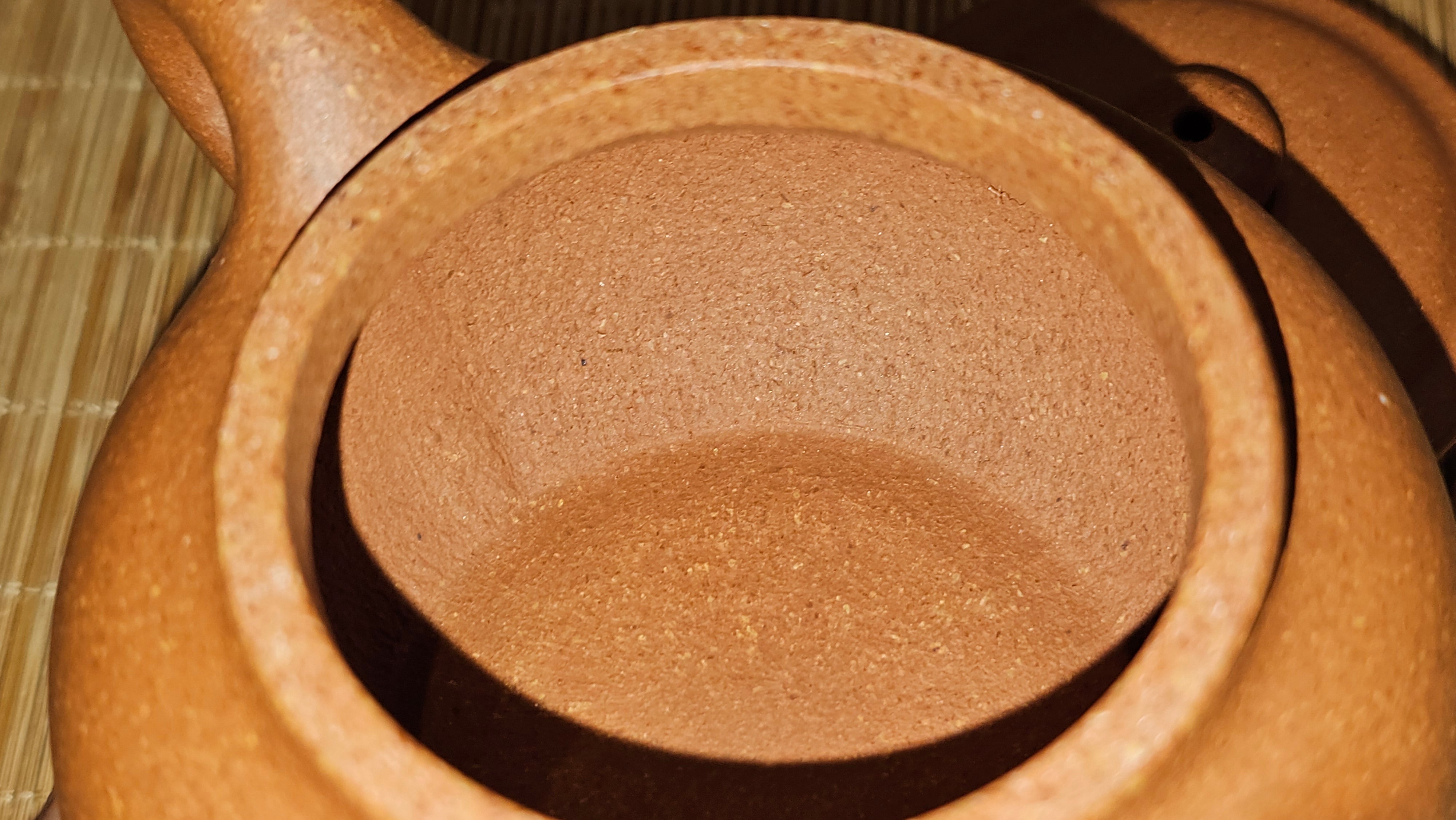 Fang Gu 仿古, 204.5ml, Huang Jiang Po Ni 黄降坡泥, by our Collaborative Craftsman Chen Fa Chu 陈法初 。