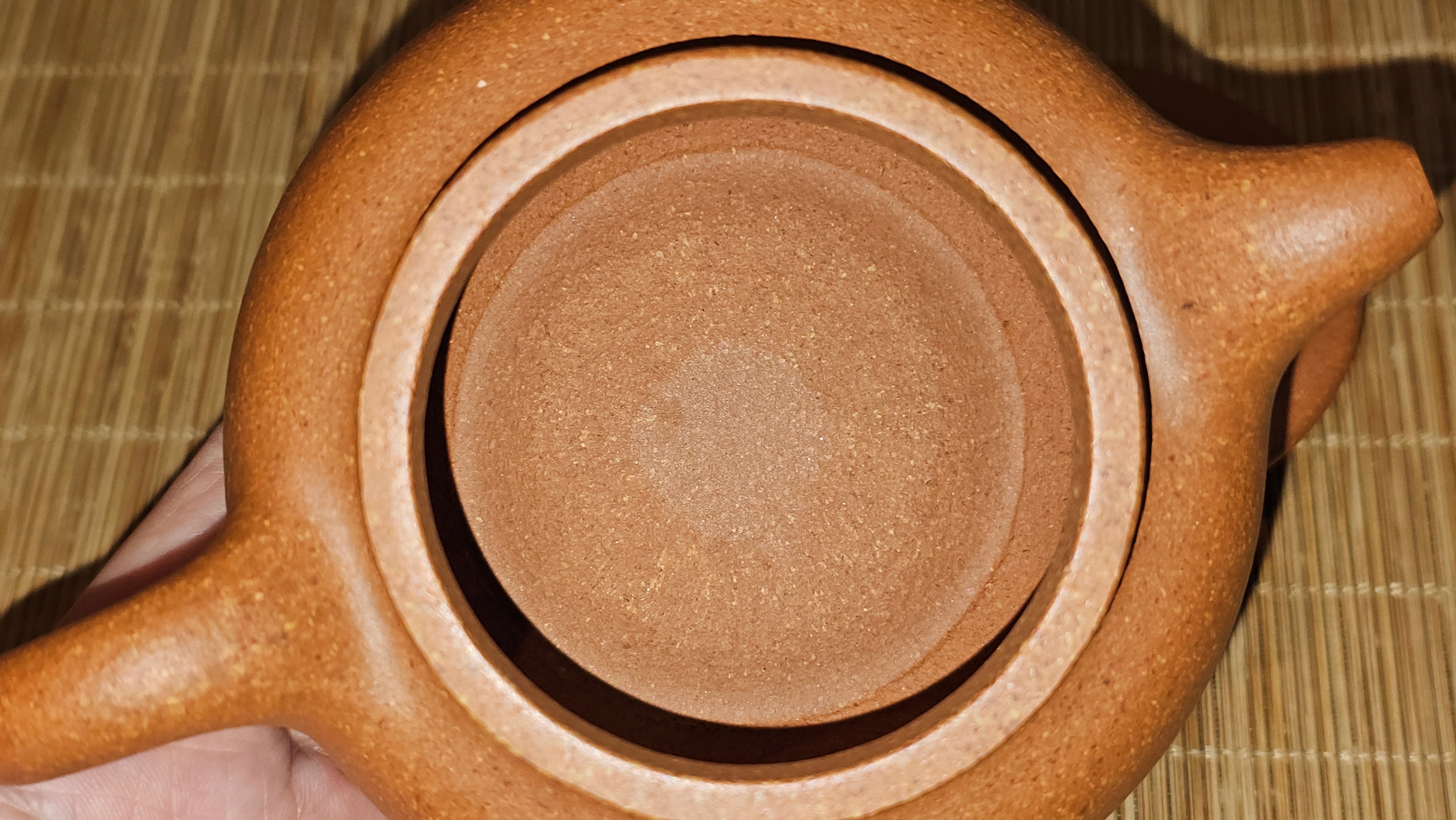 Fang Gu 仿古, 204.5ml, Huang Jiang Po Ni 黄降坡泥, by our Collaborative Craftsman Chen Fa Chu 陈法初 。