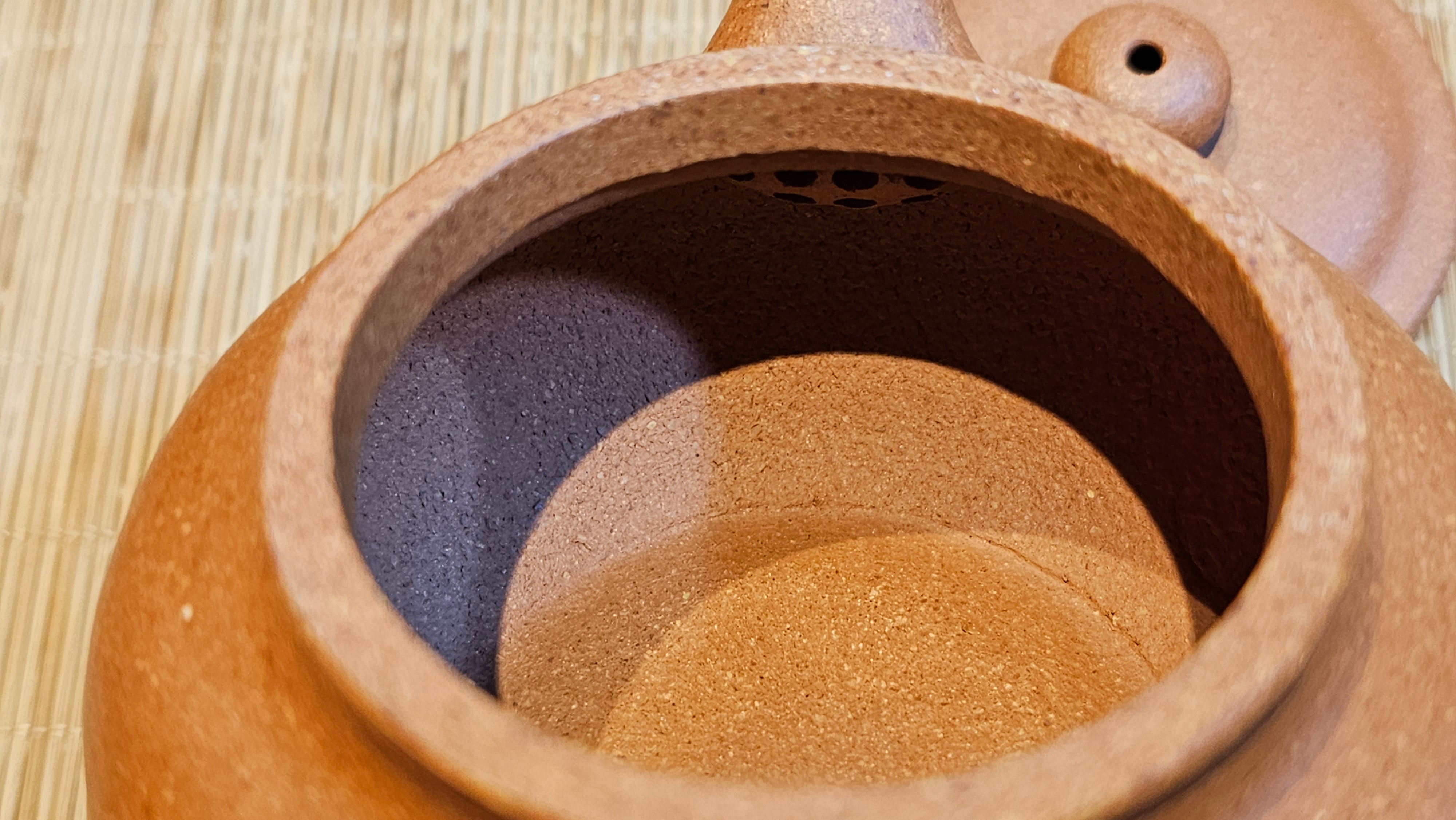 Fang Gu 仿古, 204.5ml, Huang Jiang Po Ni 黄降坡泥, by our Collaborative Craftsman Chen Fa Chu 陈法初 。