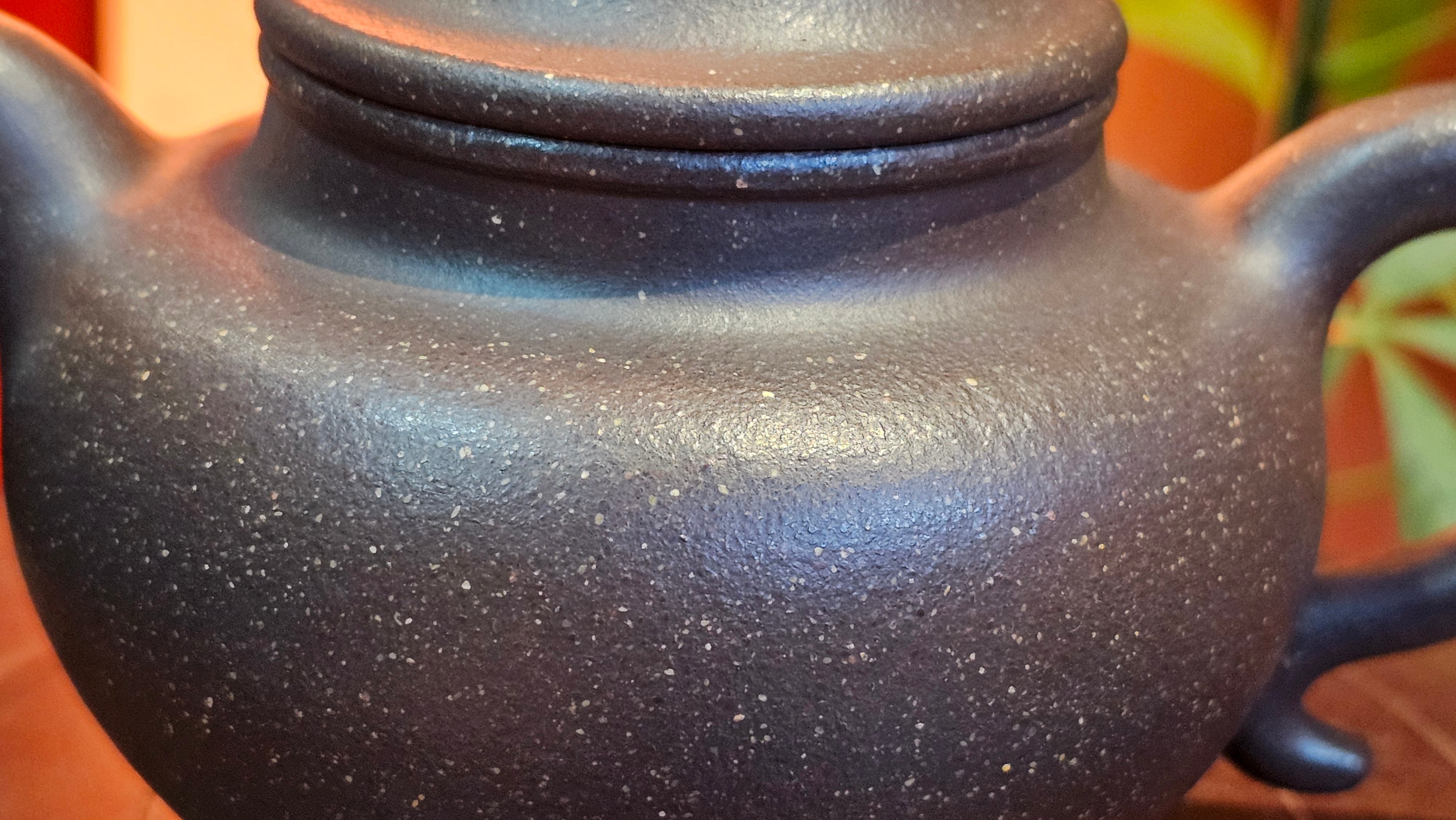 Lian Zi 莲子, 261.0ml, Lao Zi Ni 老紫泥 (Particular High Graininess, and Low Sieve Count), by Craftsman Chen Fa Chu 陈法初。