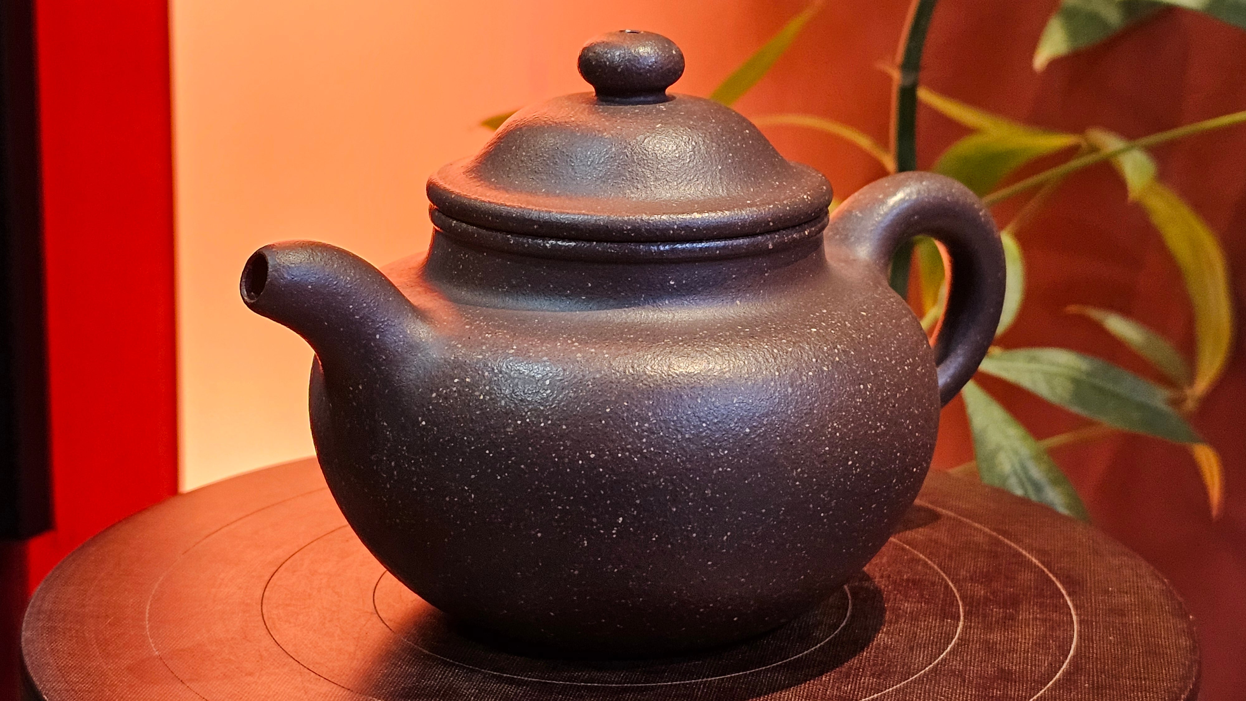 Lian Zi 莲子, 261.0ml, Lao Zi Ni 老紫泥 (Particular High Graininess, and Low Sieve Count), by Craftsman Chen Fa Chu 陈法初。