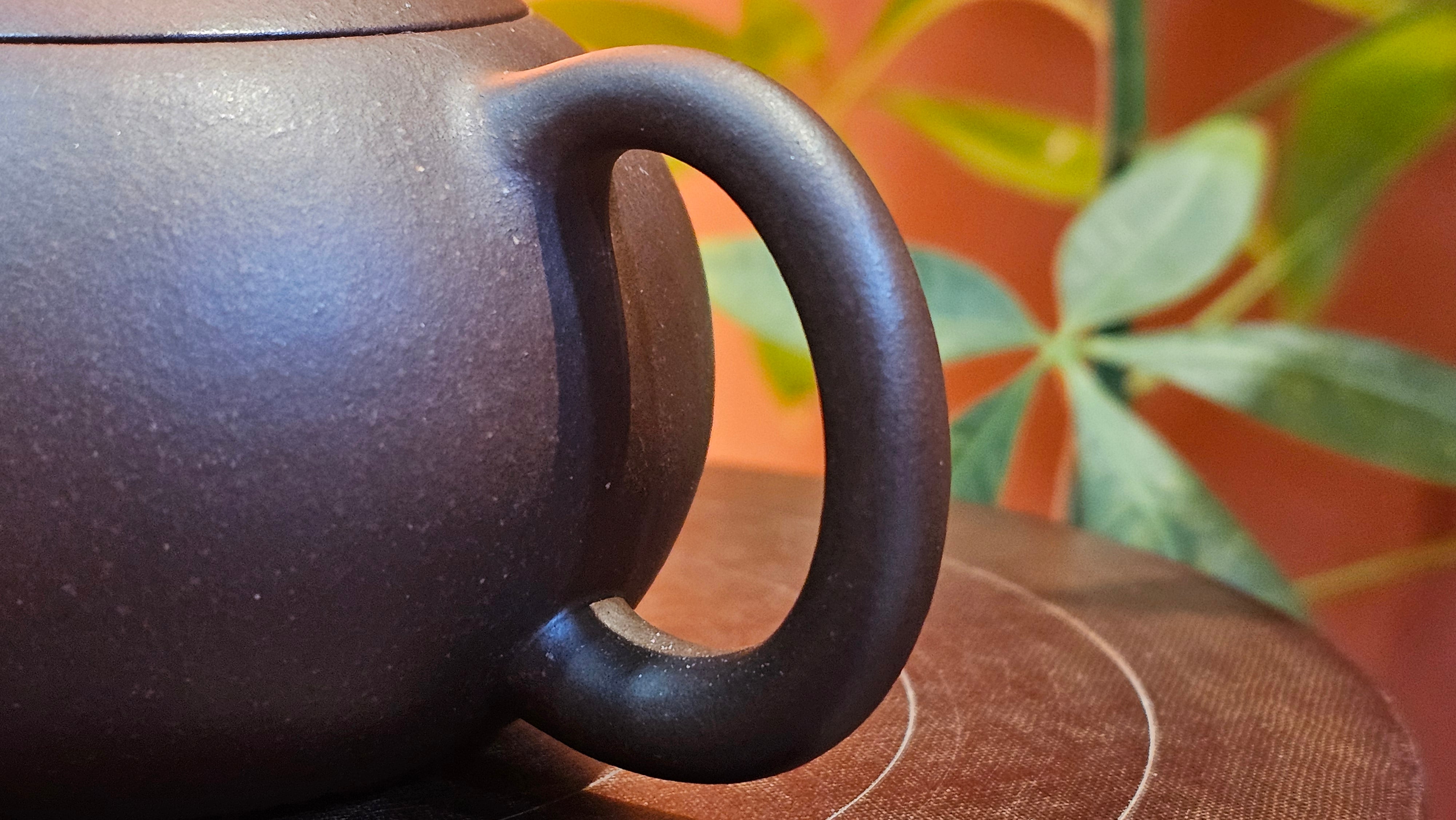 Xi Shi 西施, 155.8ml, Lao Zi Ni 老紫泥, by Craftsman Gu Xiao Ming 顾小明。