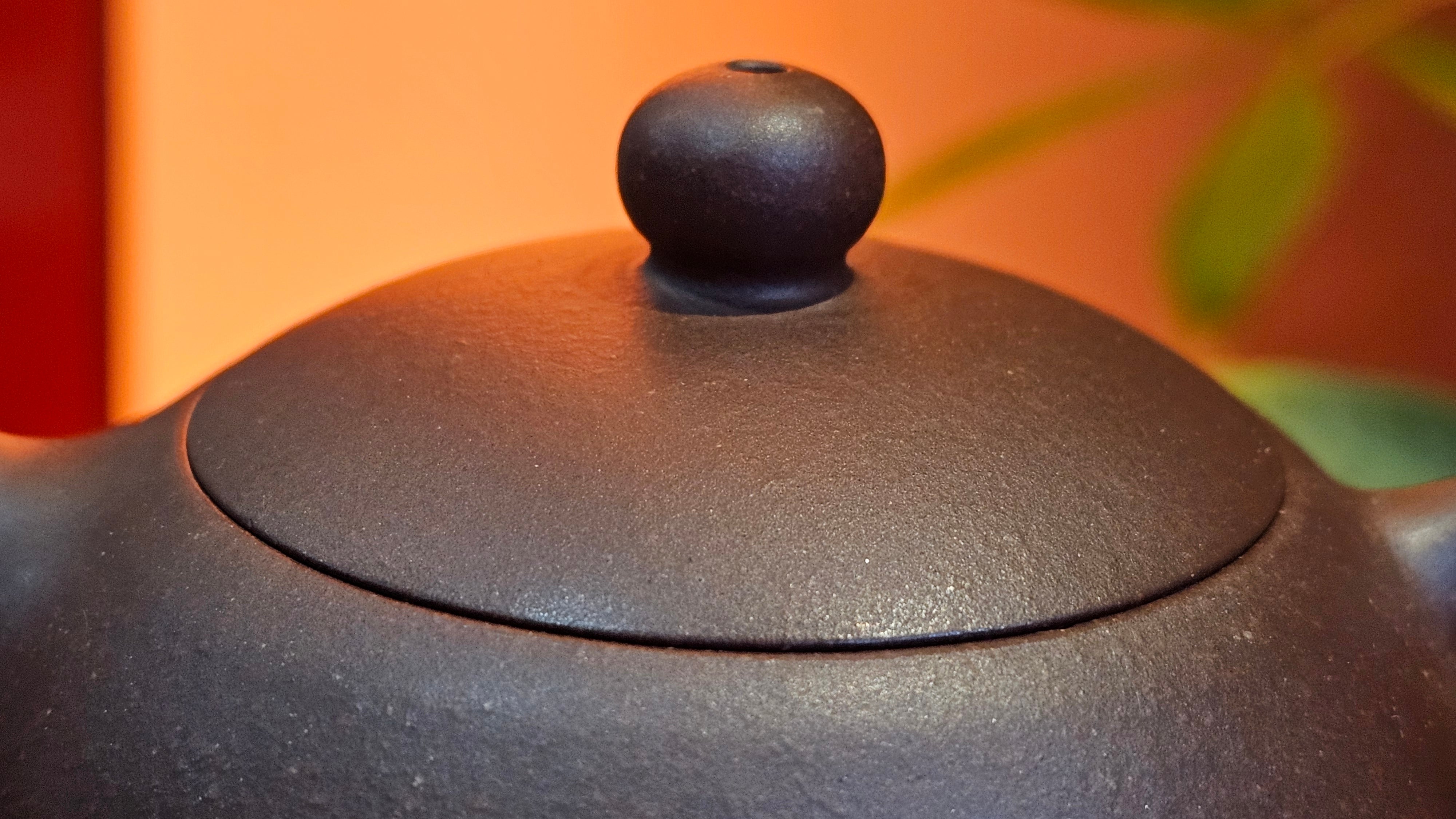 Xi Shi 西施, 155.8ml, Lao Zi Ni 老紫泥, by Craftsman Gu Xiao Ming 顾小明。