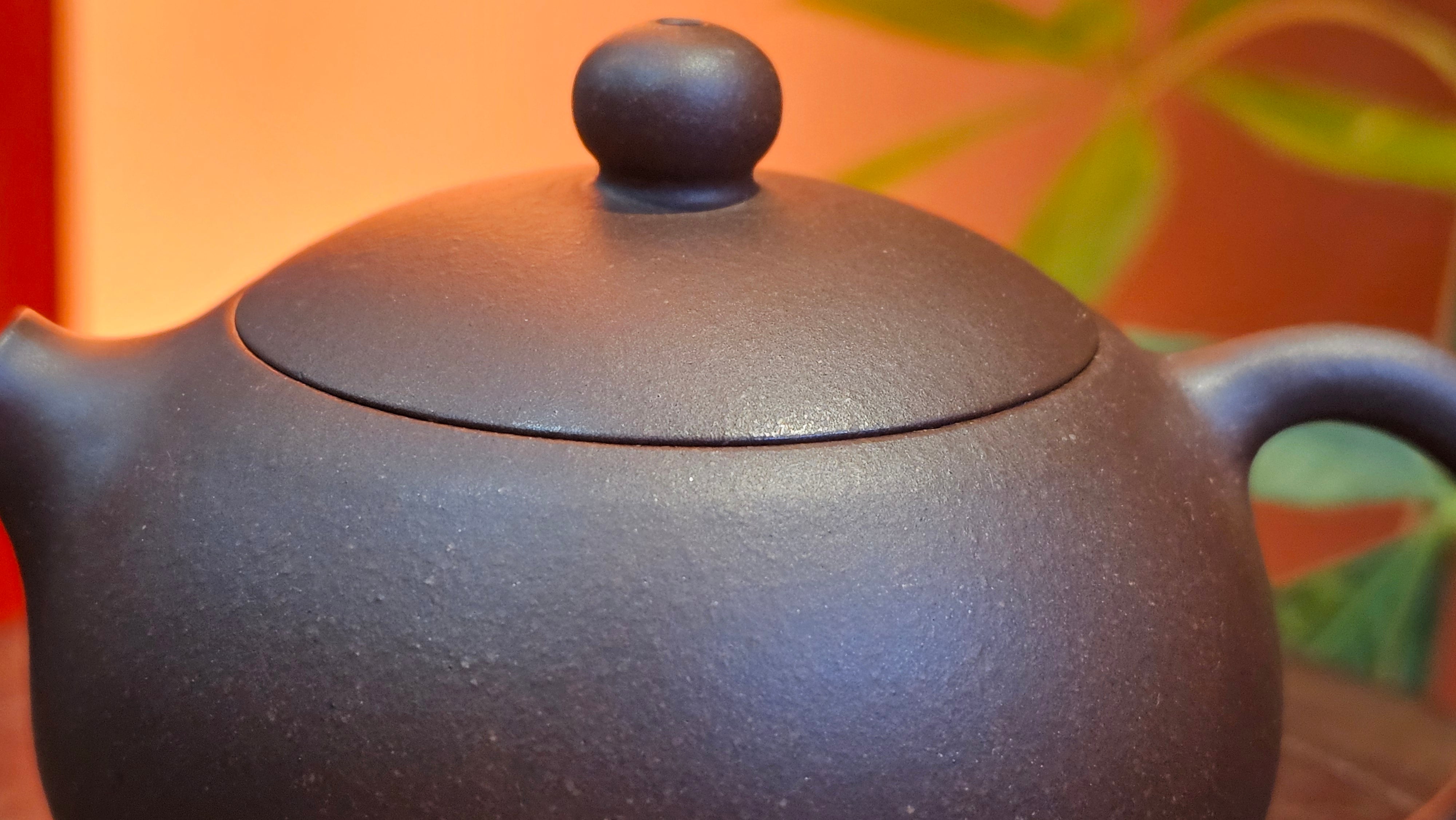 Xi Shi 西施, 155.8ml, Lao Zi Ni 老紫泥, by Craftsman Gu Xiao Ming 顾小明。