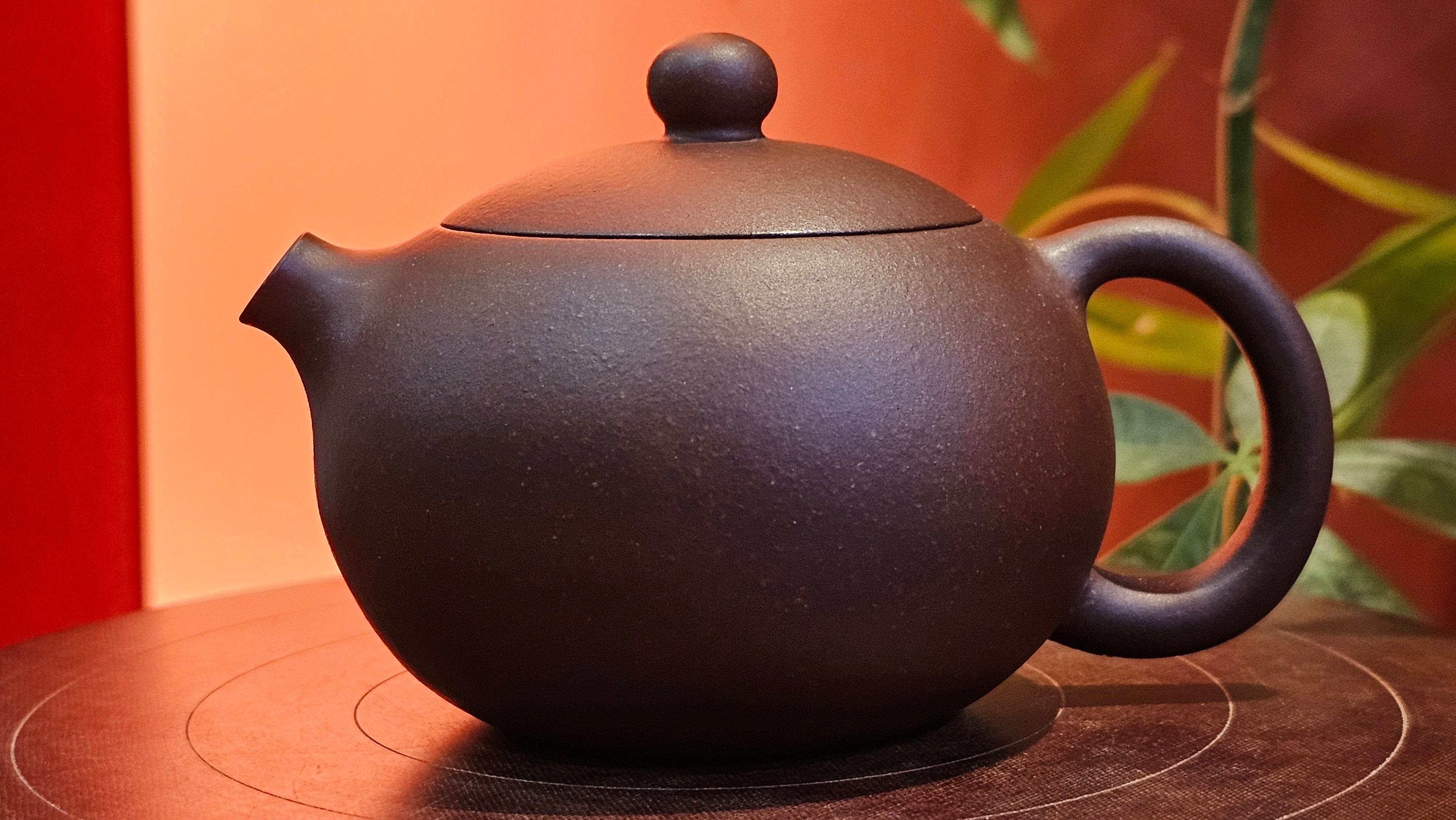 Xi Shi 西施, 155.8ml, Lao Zi Ni 老紫泥, by Craftsman Gu Xiao Ming 顾小明。