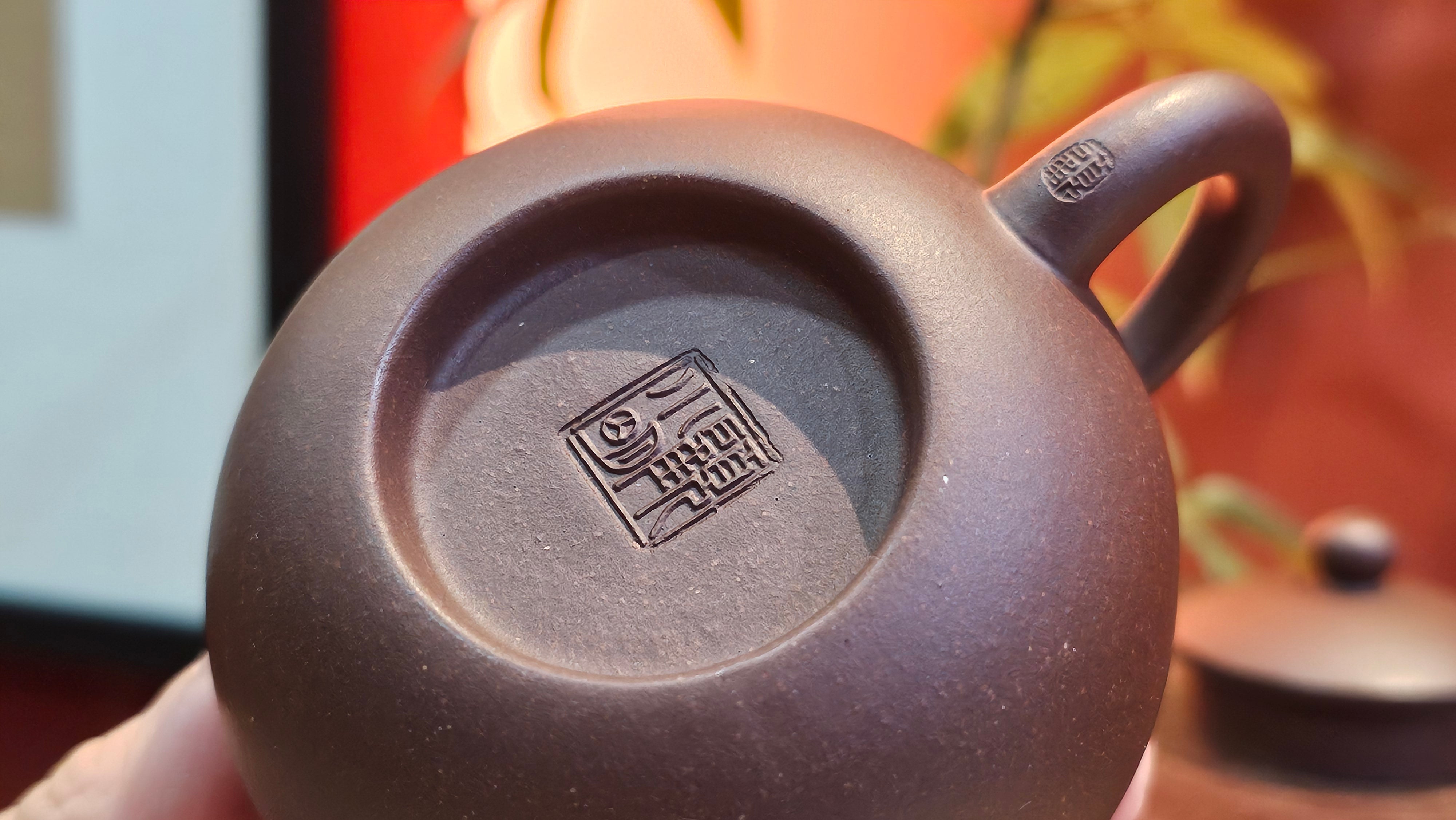 Xi Shi 西施, 155.8ml, Lao Zi Ni 老紫泥, by Craftsman Gu Xiao Ming 顾小明。