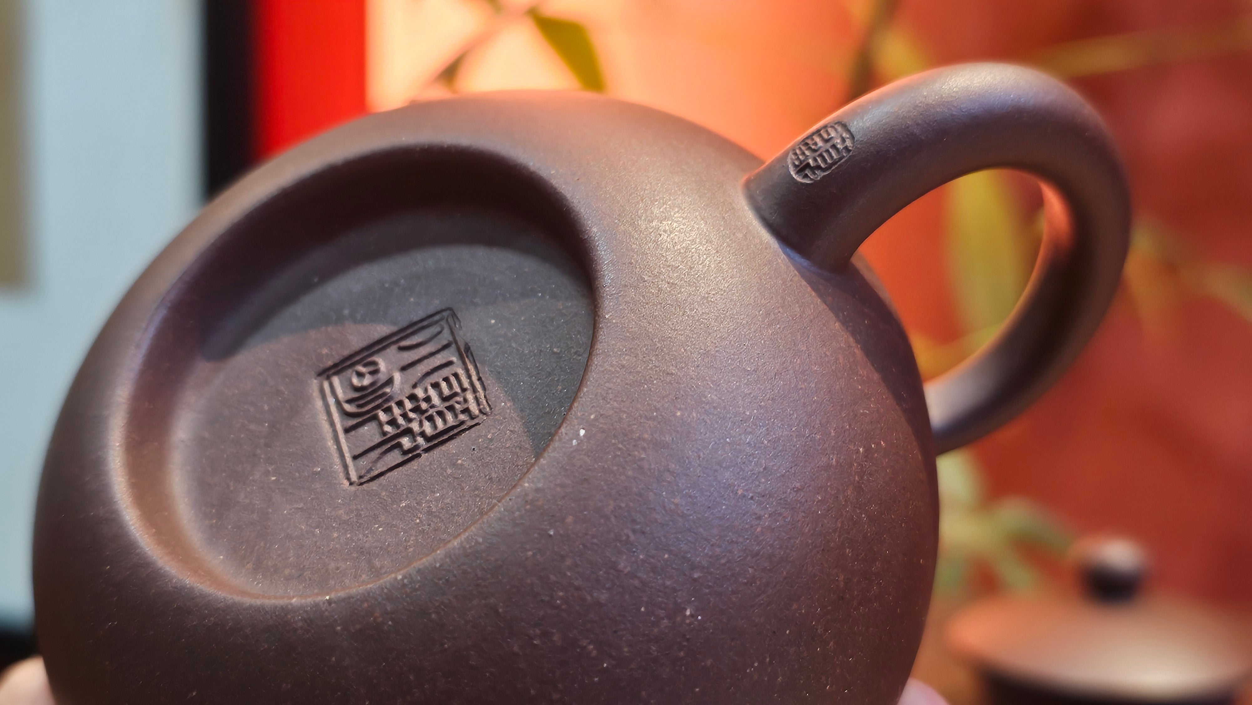 Xi Shi 西施, 155.8ml, Lao Zi Ni 老紫泥, by Craftsman Gu Xiao Ming 顾小明。