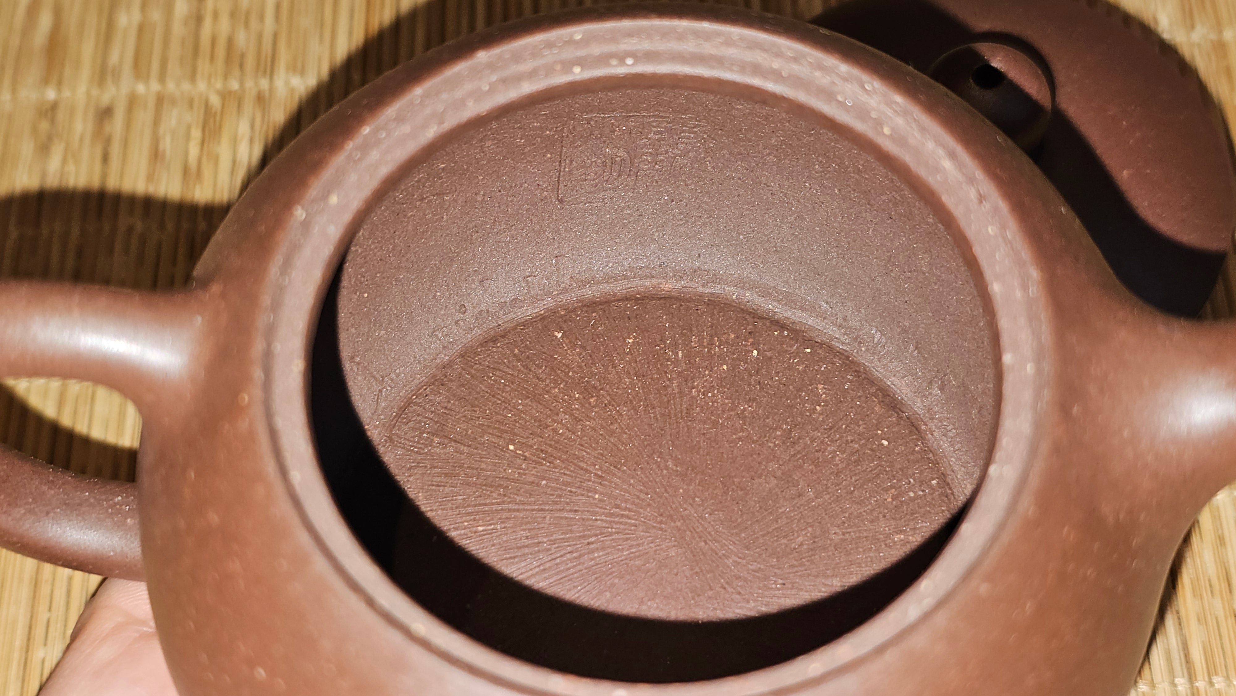 Xi Shi 西施, 155.8ml, Lao Zi Ni 老紫泥, by Craftsman Gu Xiao Ming 顾小明。