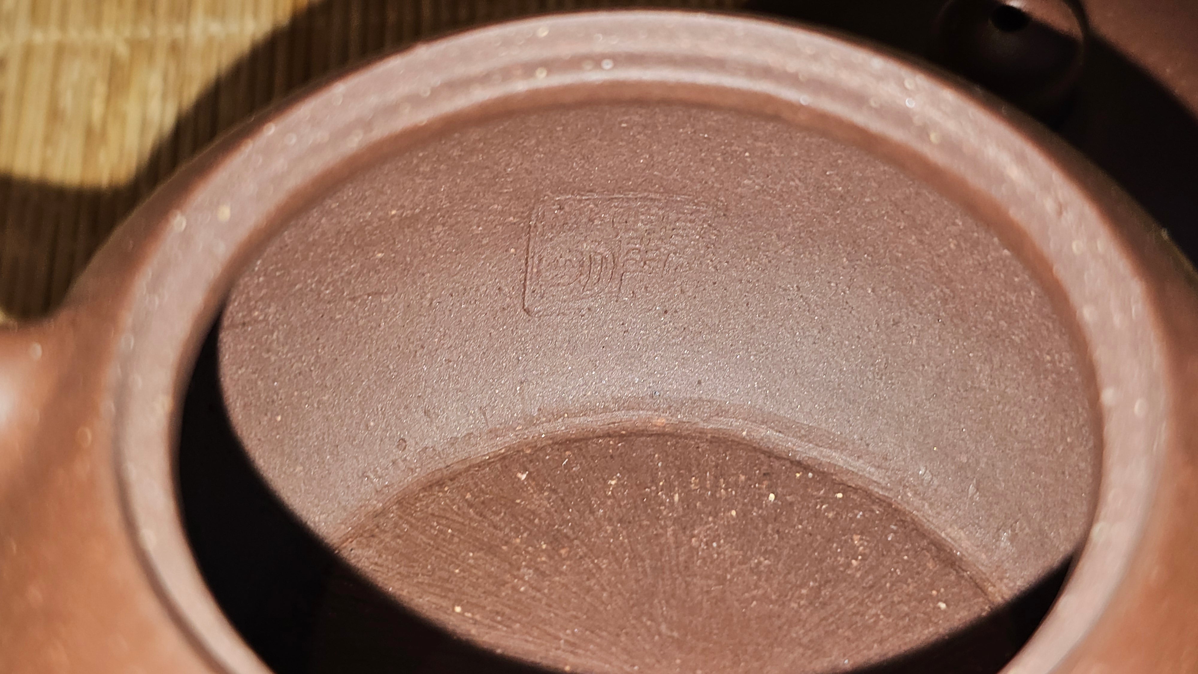 Xi Shi 西施, 155.8ml, Lao Zi Ni 老紫泥, by Craftsman Gu Xiao Ming 顾小明。