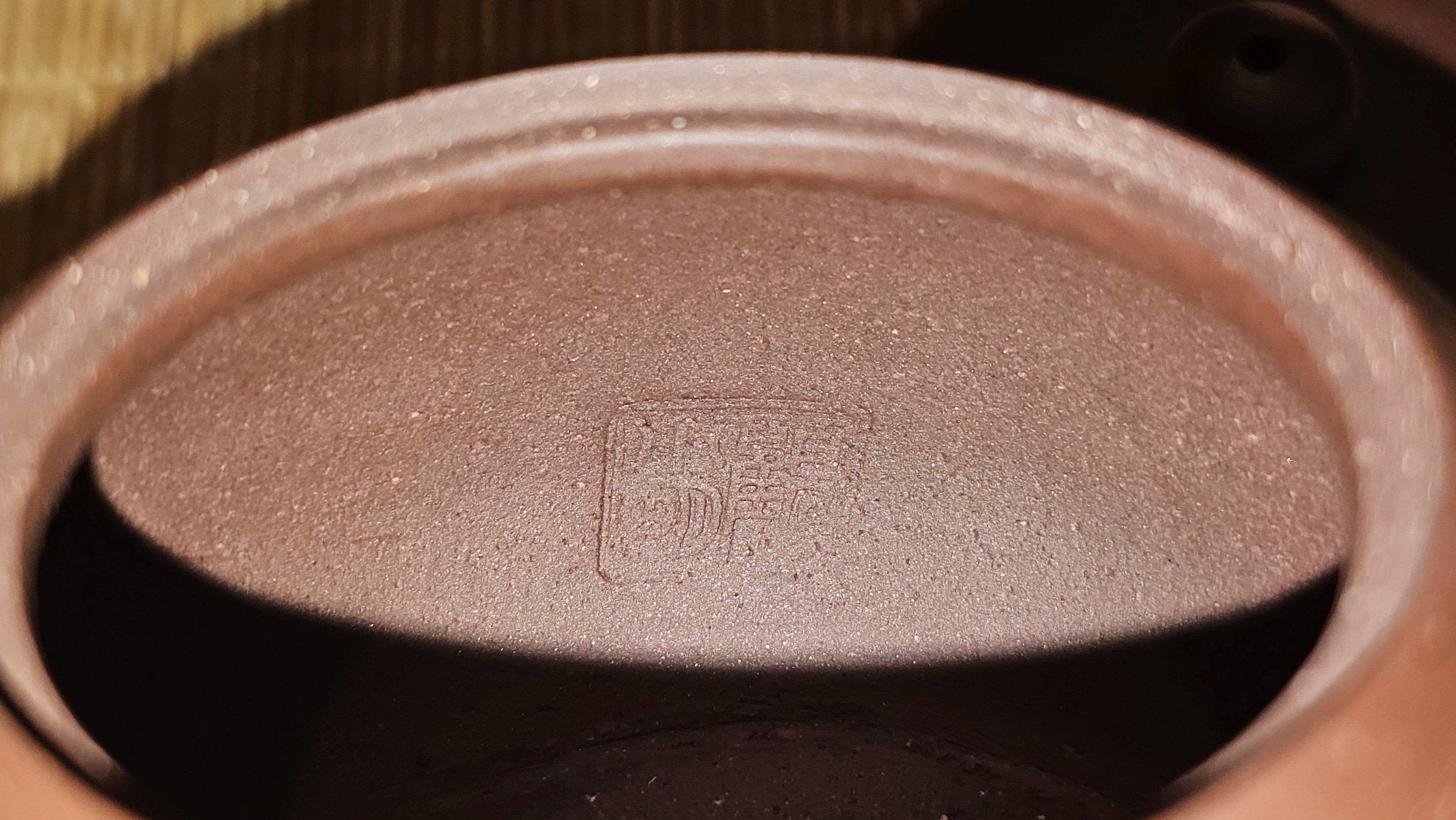 Xi Shi 西施, 155.8ml, Lao Zi Ni 老紫泥, by Craftsman Gu Xiao Ming 顾小明。