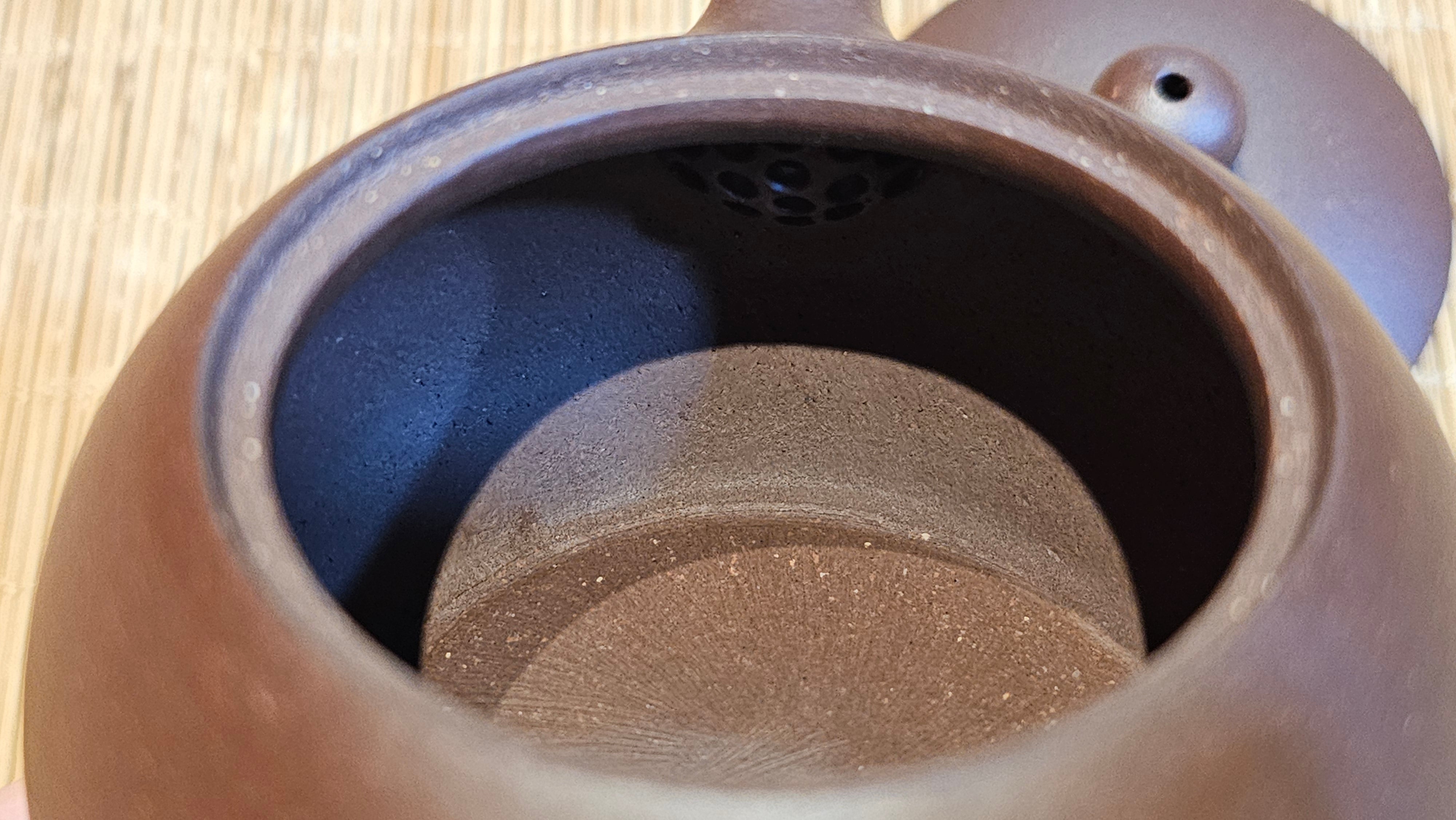 Xi Shi 西施, 155.8ml, Lao Zi Ni 老紫泥, by Craftsman Gu Xiao Ming 顾小明。