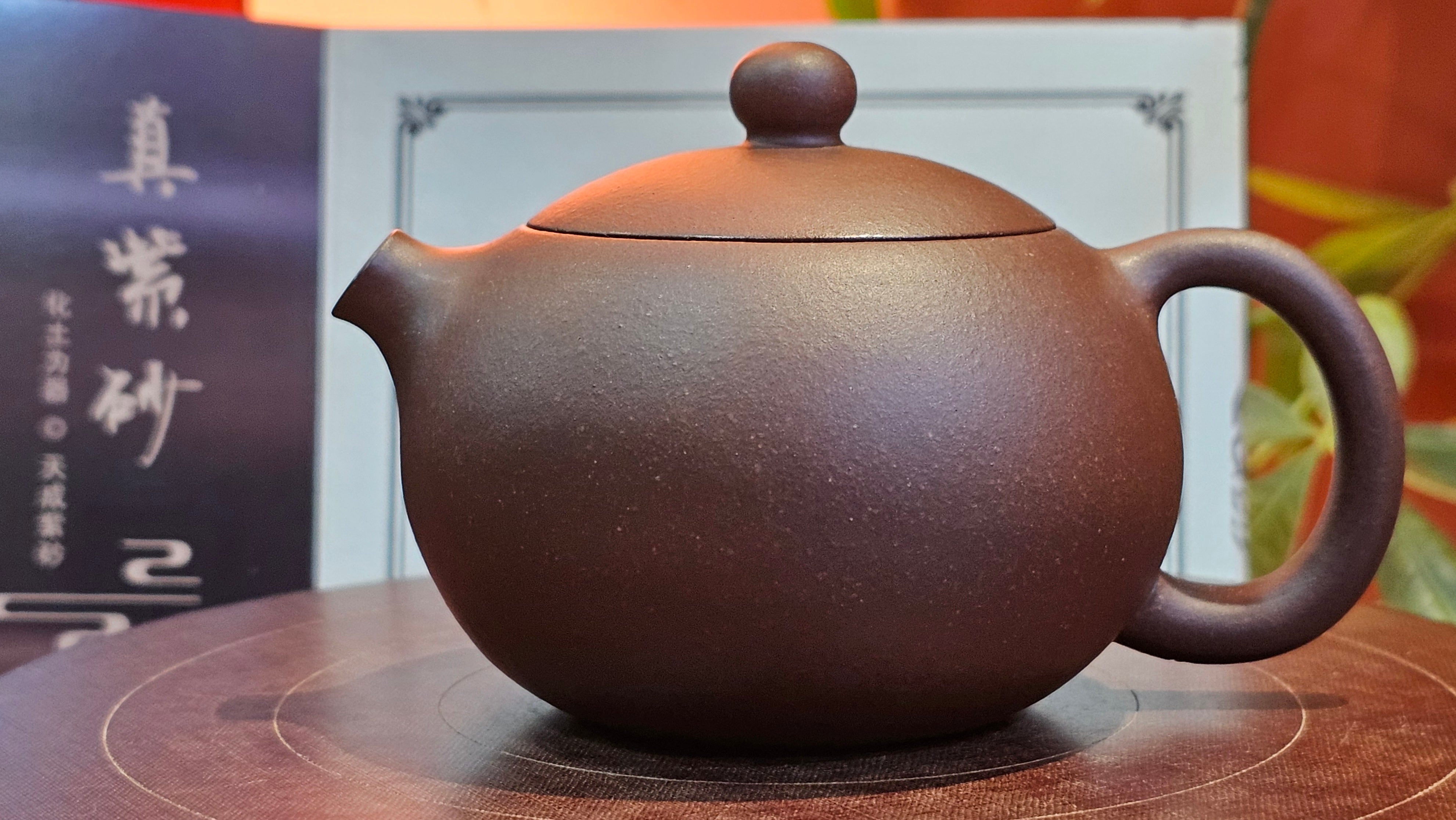 Xi Shi 西施, 155.8ml, Lao Zi Ni 老紫泥, by Craftsman Gu Xiao Ming 顾小明。