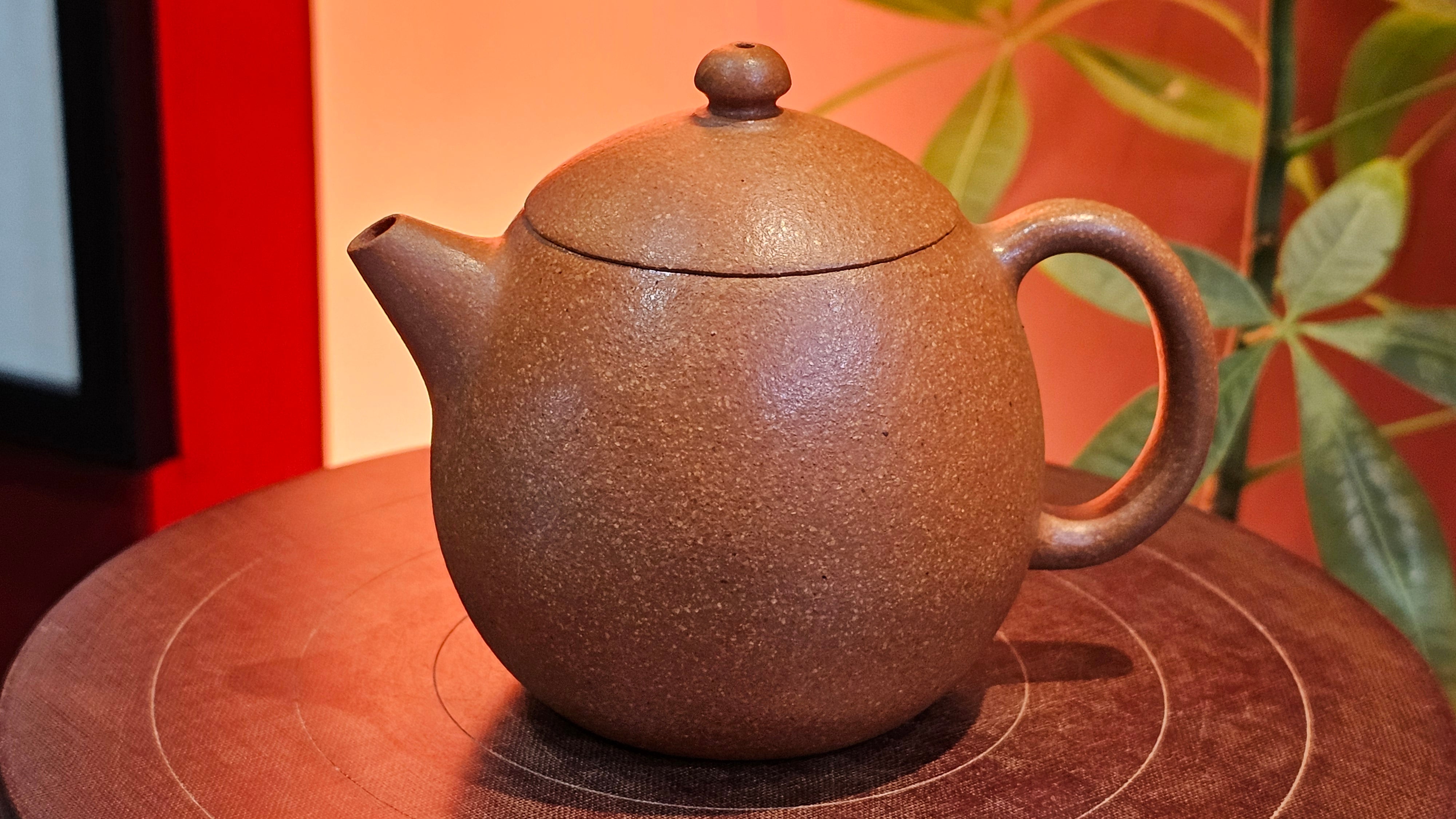 Long Dan 龙蛋 ~"Dragon's Egg", 180.3ml, Huang Jiang Po Ni 黄降坡泥, by our Collaborative Craftsman Chen Hua Jun 陈华军。