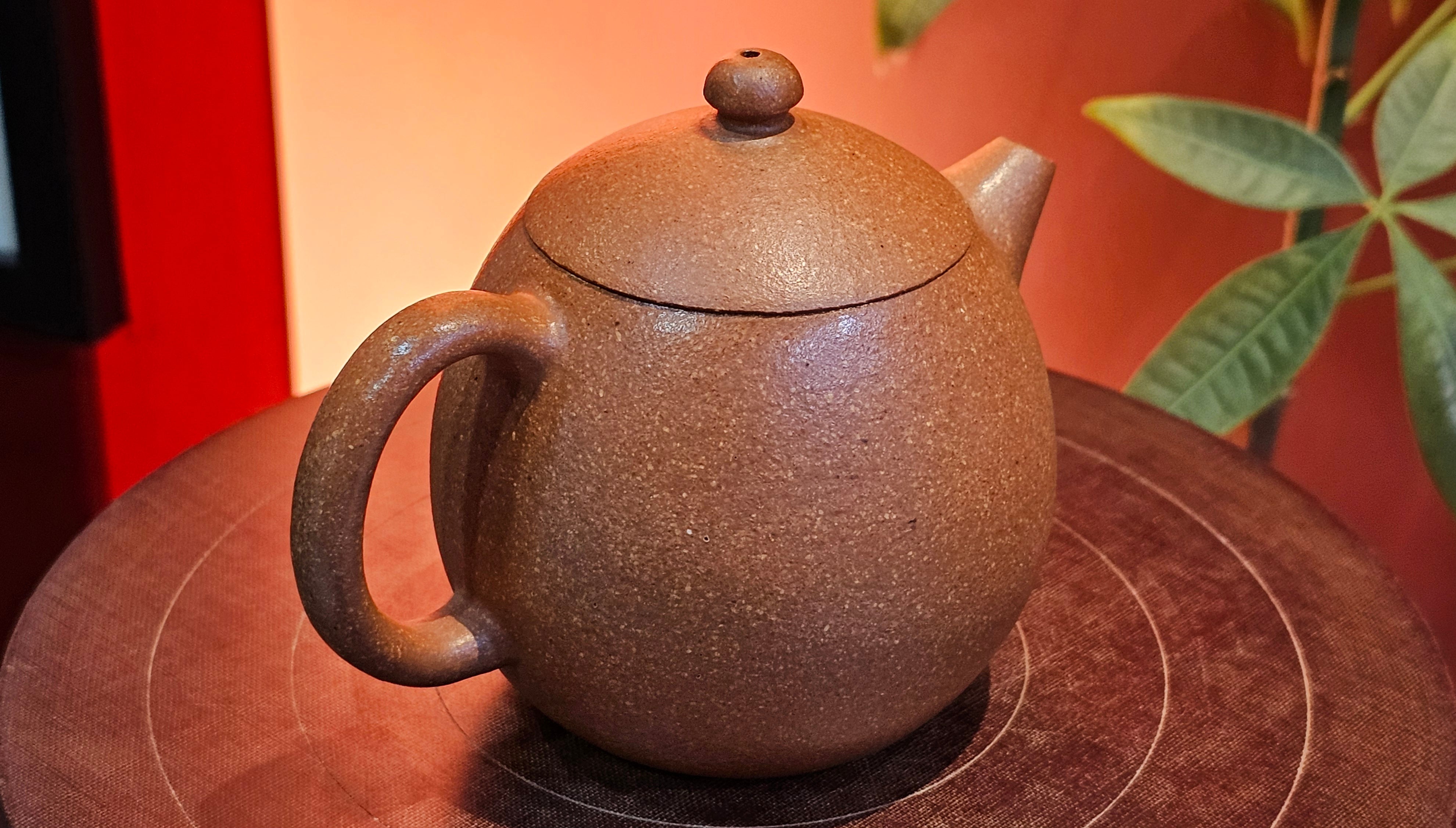 Long Dan 龙蛋 ~"Dragon's Egg", 180.3ml, Huang Jiang Po Ni 黄降坡泥, by our Collaborative Craftsman Chen Hua Jun 陈华军。