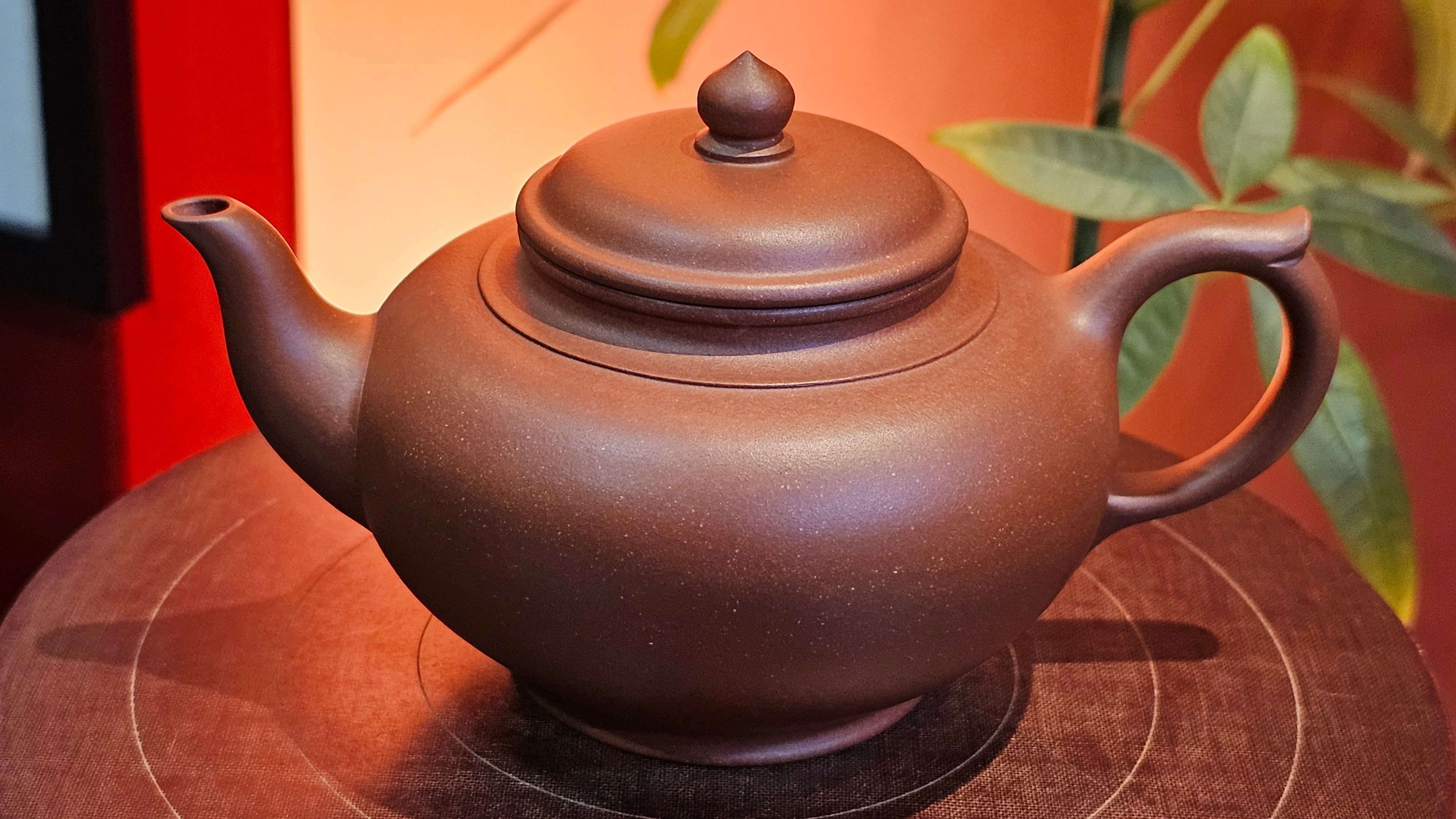 Xiao Ying 笑樱, 223.5ml, Di Cao Qing Zi Ni 底槽青紫泥, by our Collaborative Craftsman Wang Li Qin 王丽勤。