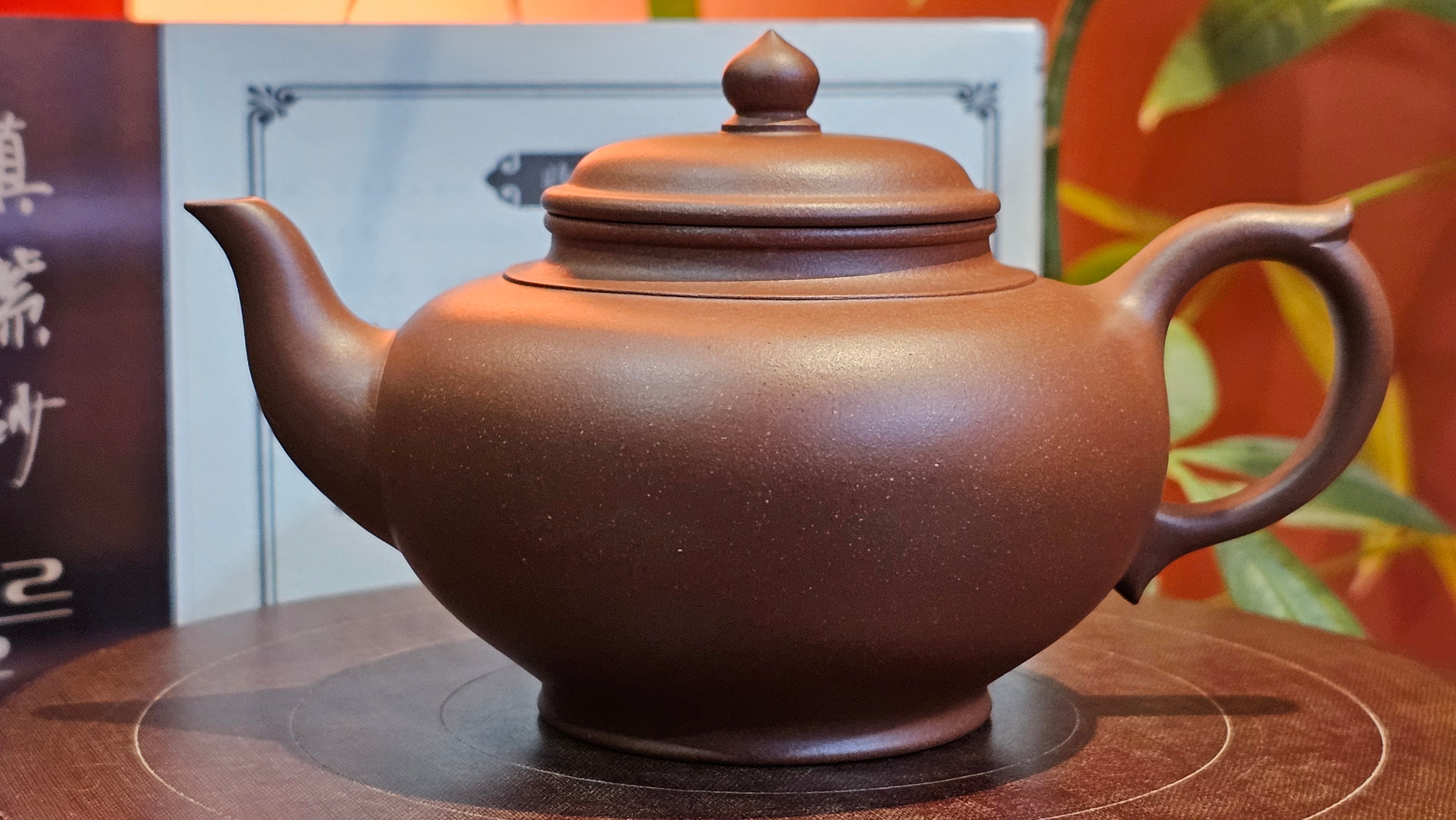 Xiao Ying 笑樱, 223.5ml, Di Cao Qing Zi Ni 底槽青紫泥, by our Collaborative Craftsman Wang Li Qin 王丽勤。