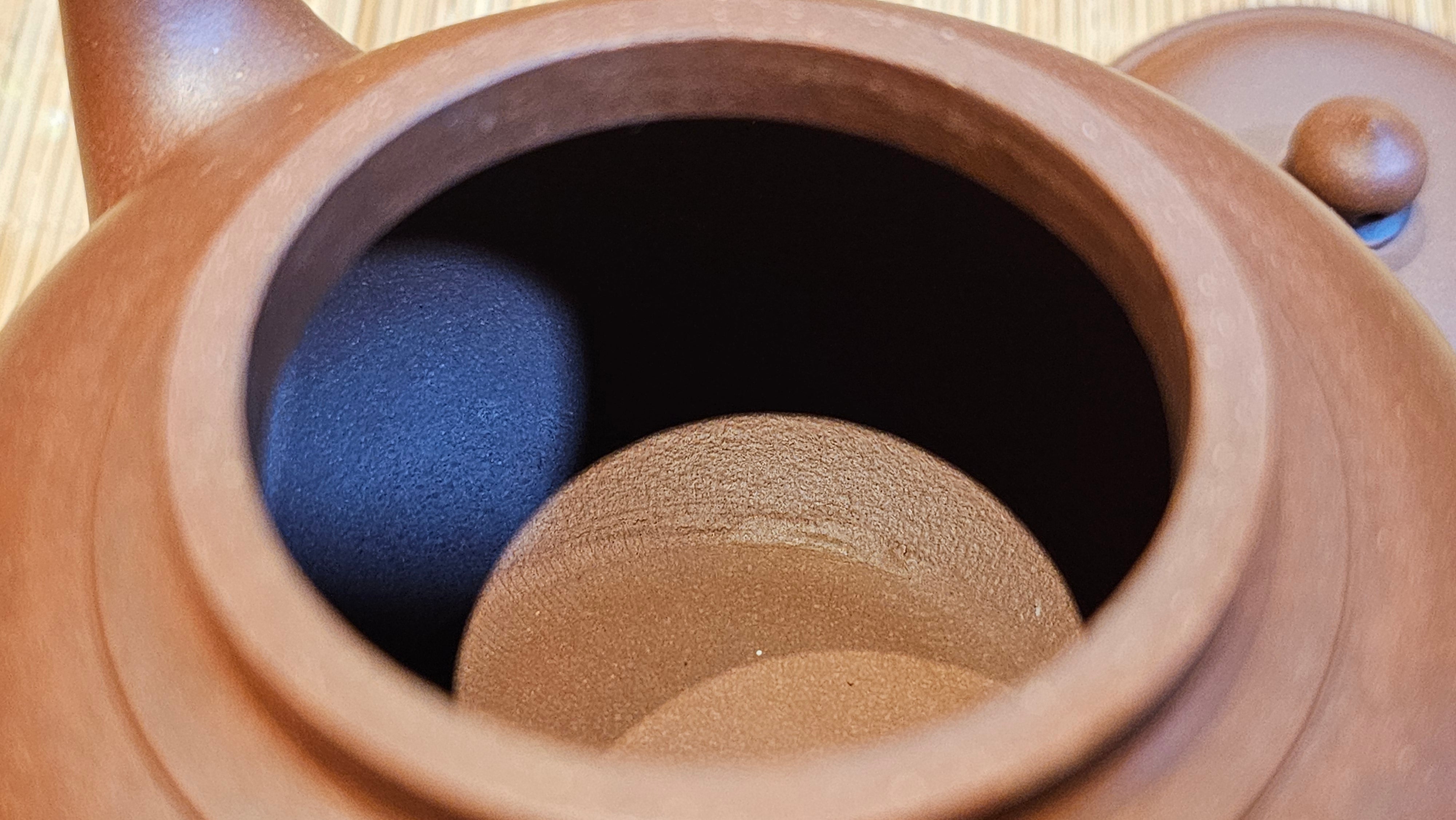 Xiao Ying 笑樱, 223.5ml, Di Cao Qing Zi Ni 底槽青紫泥, by our Collaborative Craftsman Wang Li Qin 王丽勤。