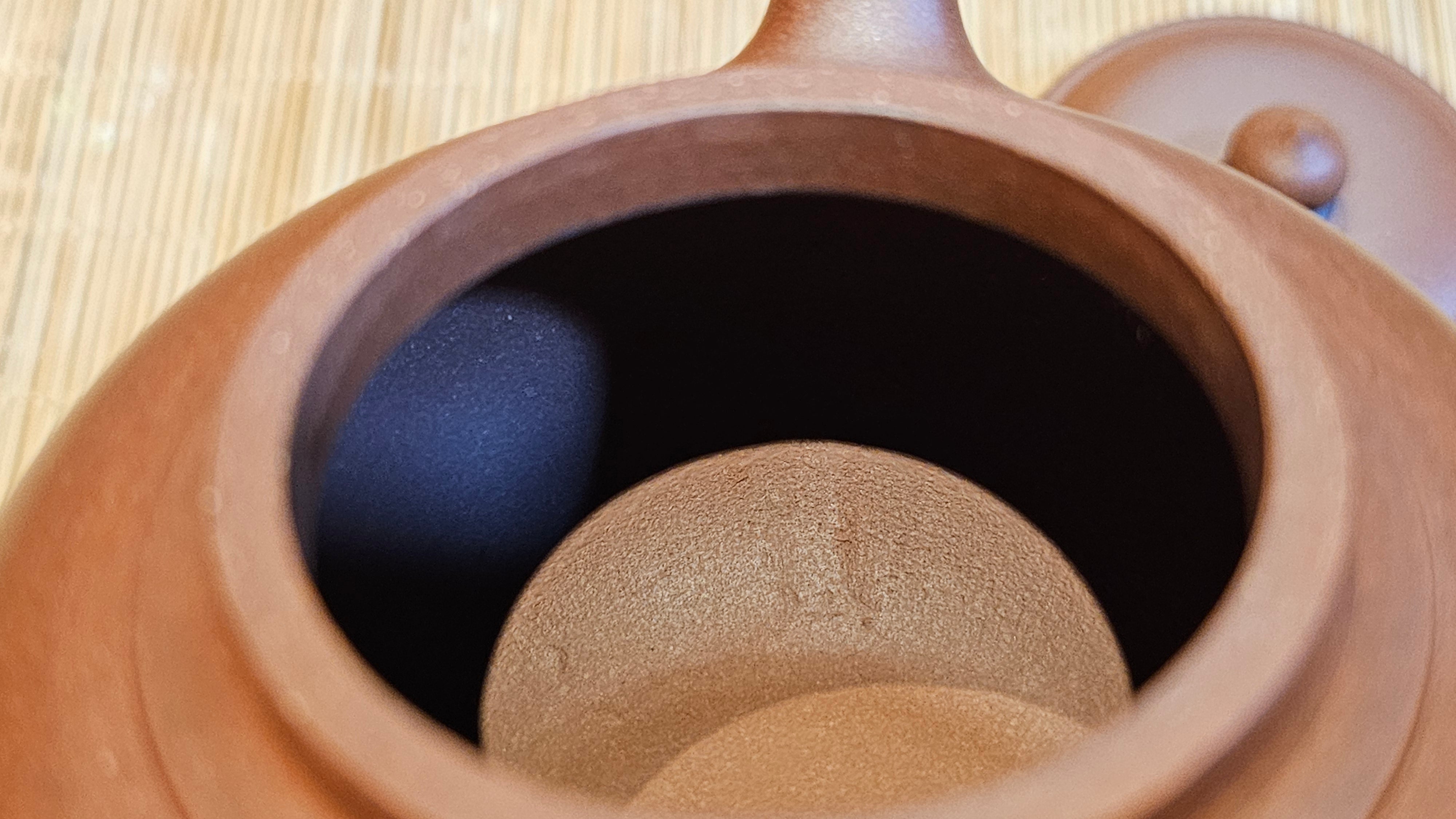 Xiao Ying 笑樱, 223.5ml, Di Cao Qing Zi Ni 底槽青紫泥, by our Collaborative Craftsman Wang Li Qin 王丽勤。