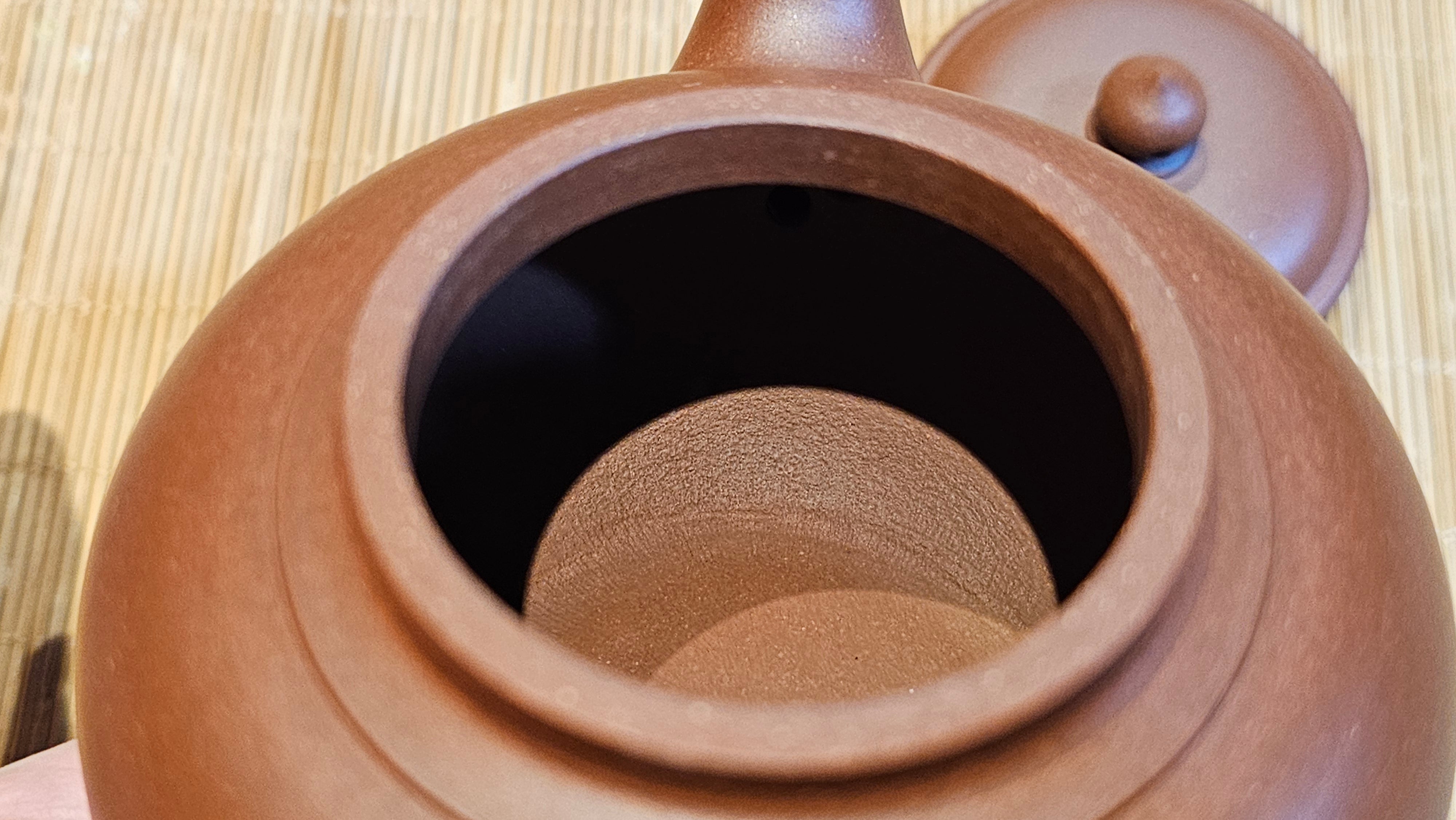 Xiao Ying 笑樱, 223.5ml, Di Cao Qing Zi Ni 底槽青紫泥, by our Collaborative Craftsman Wang Li Qin 王丽勤。