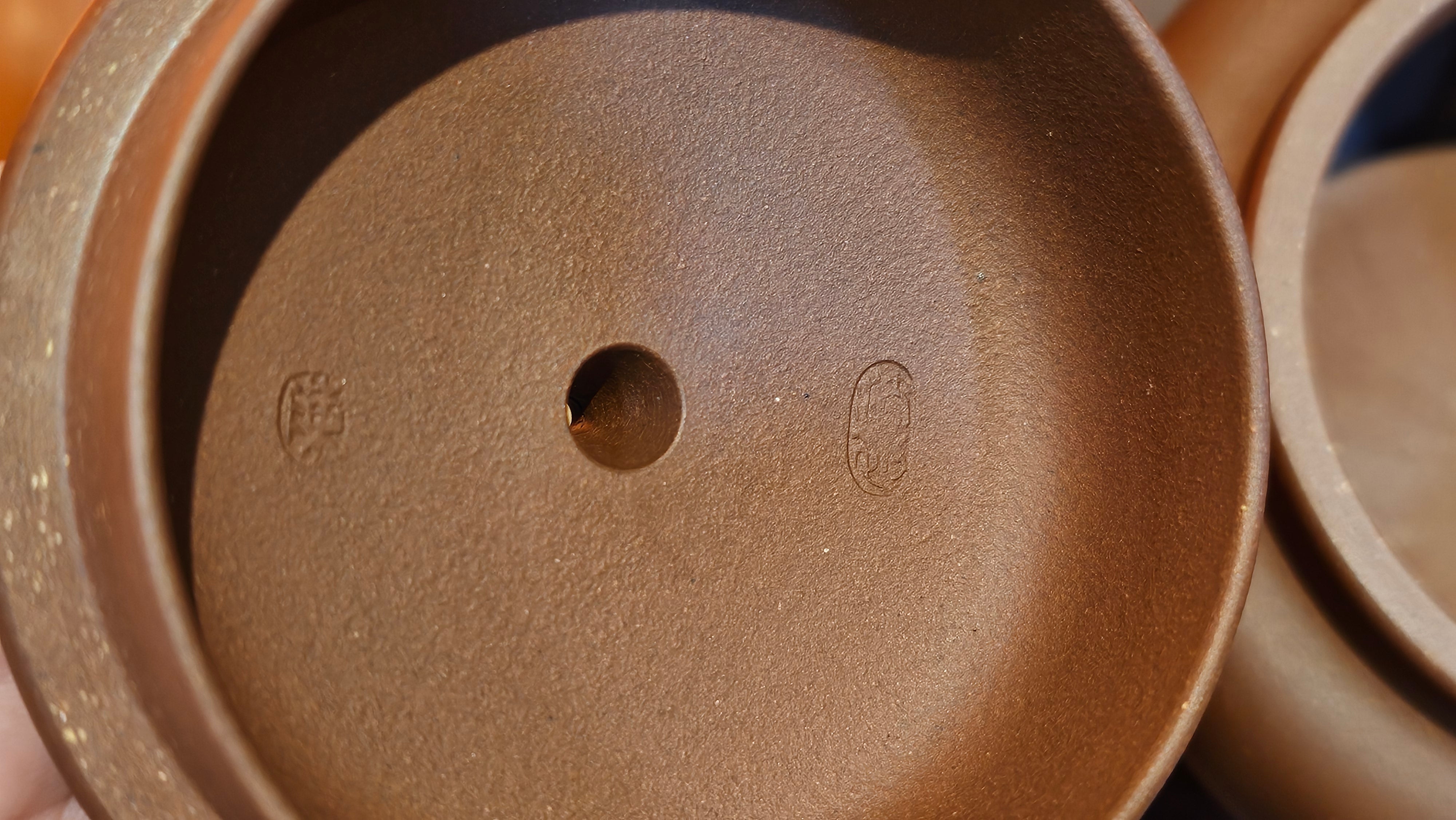 Bian Fu 扁腹, 268.6ml, Di Cao Qing Zi Ni 底槽青紫泥, by our Collaborative Craftsman Chen Fa Chu 陈法初。