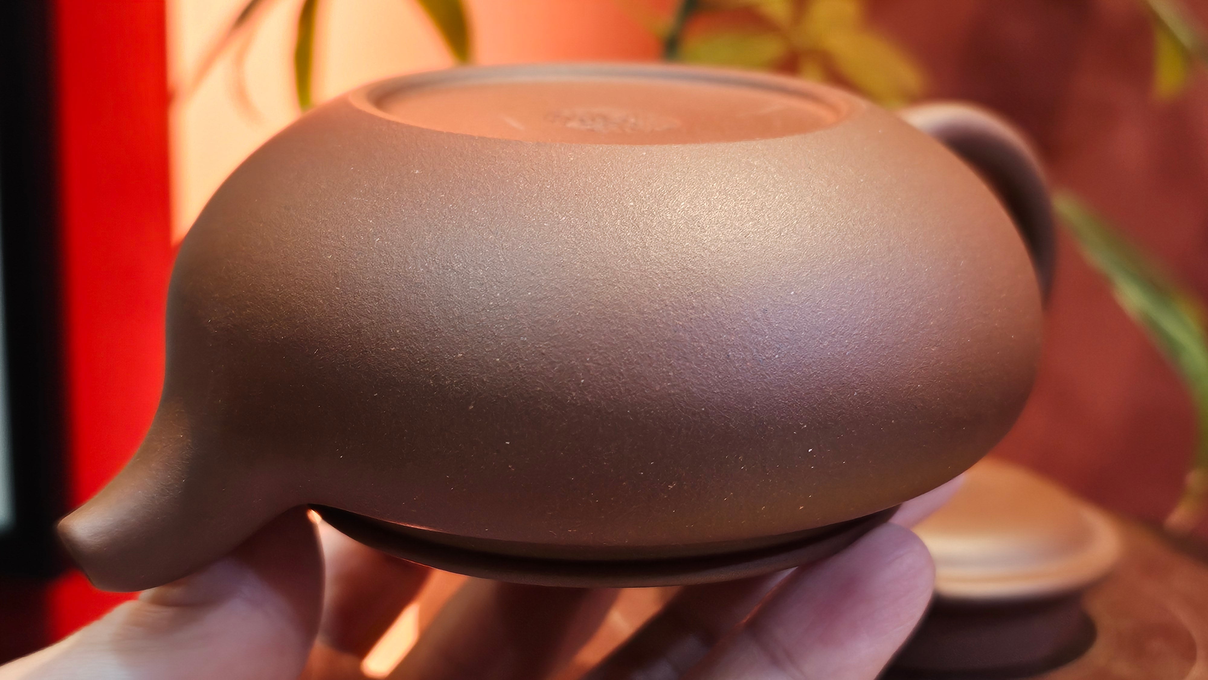 Bian Fu 扁腹, 268.6ml, Di Cao Qing Zi Ni 底槽青紫泥, by our Collaborative Craftsman Chen Fa Chu 陈法初。