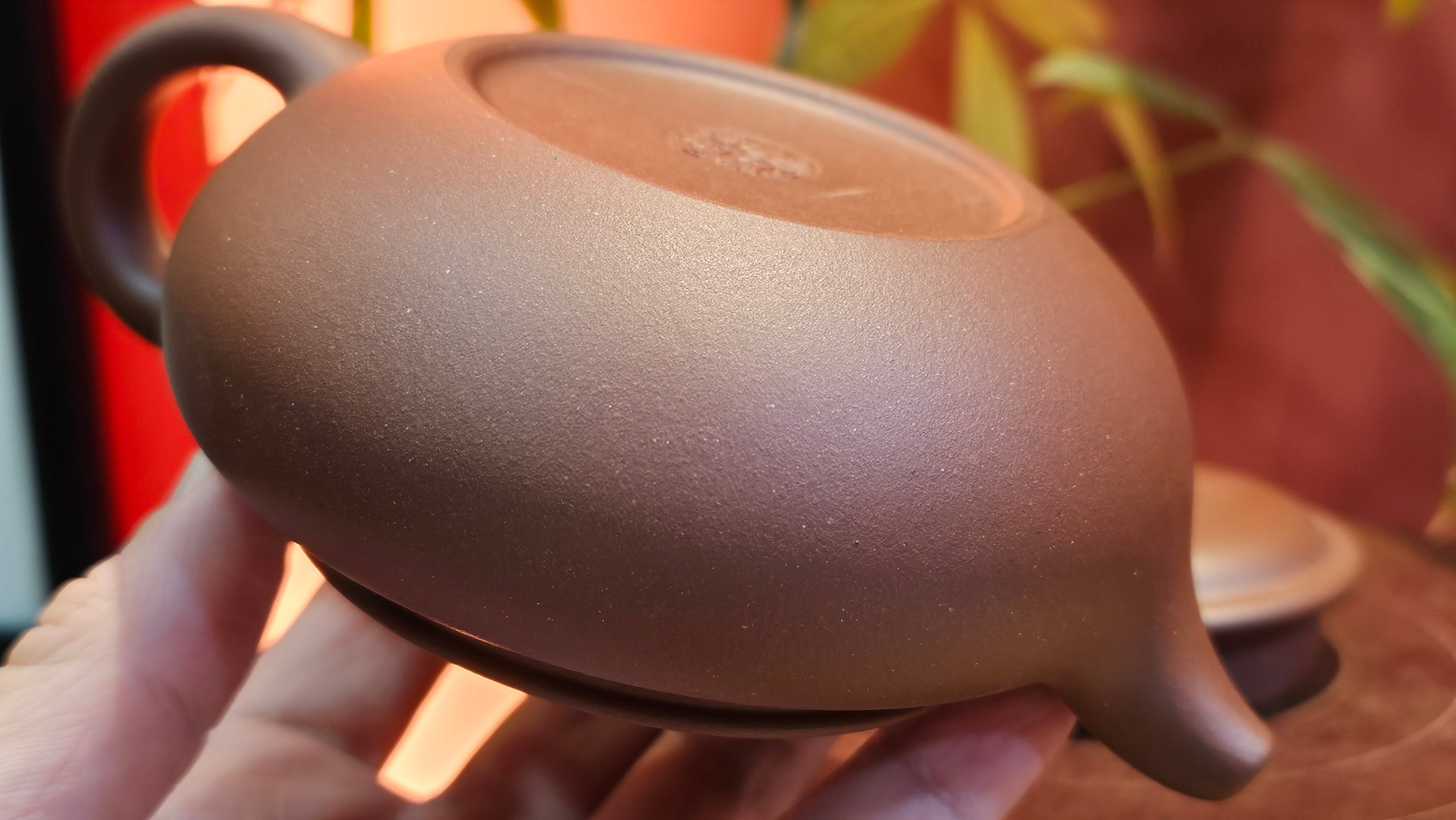 Bian Fu 扁腹, 268.6ml, Di Cao Qing Zi Ni 底槽青紫泥, by our Collaborative Craftsman Chen Fa Chu 陈法初。