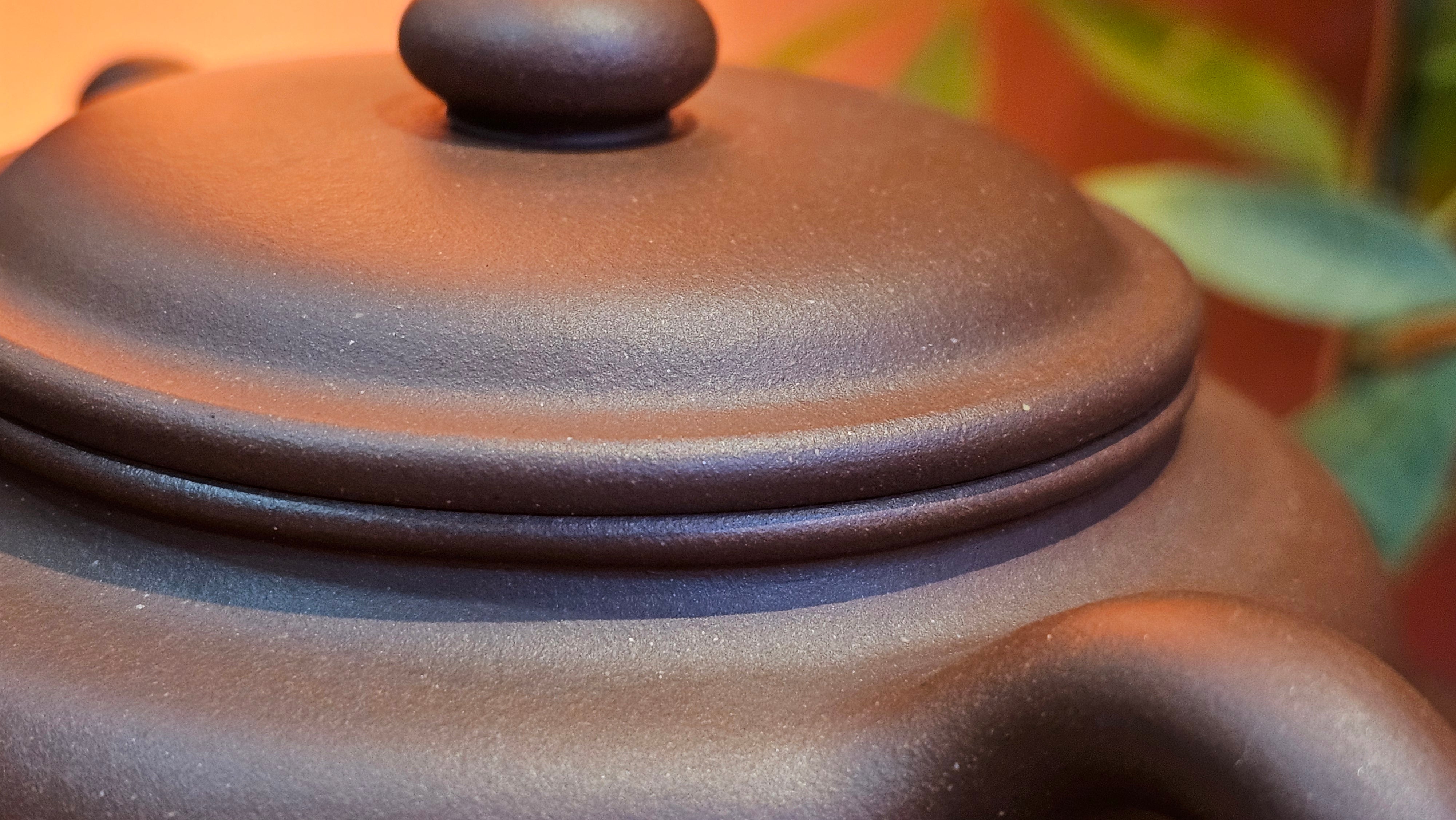 Bian Fu 扁腹, 268.6ml, Di Cao Qing Zi Ni 底槽青紫泥, by our Collaborative Craftsman Chen Fa Chu 陈法初。