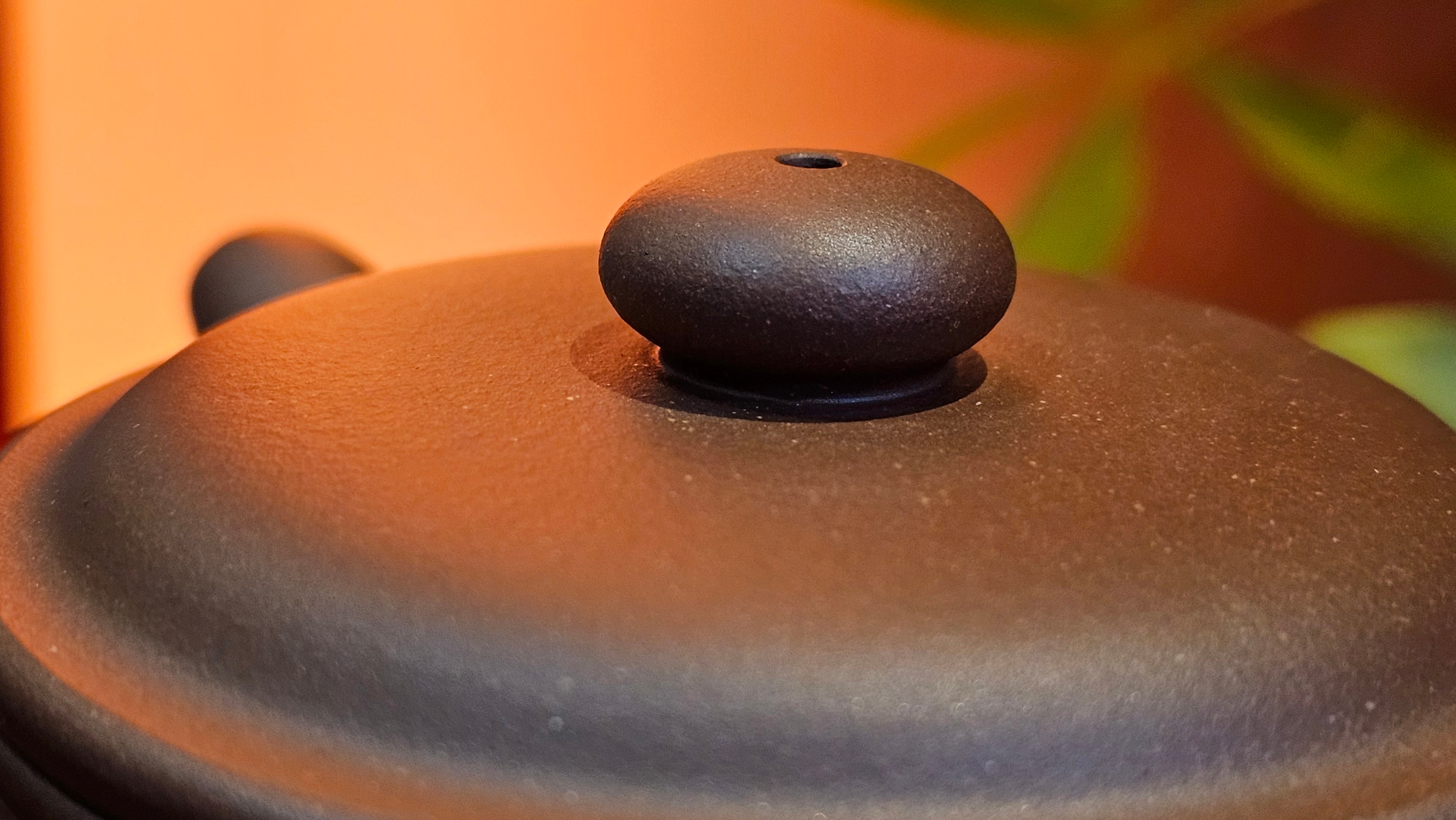 Bian Fu 扁腹, 268.6ml, Di Cao Qing Zi Ni 底槽青紫泥, by our Collaborative Craftsman Chen Fa Chu 陈法初。