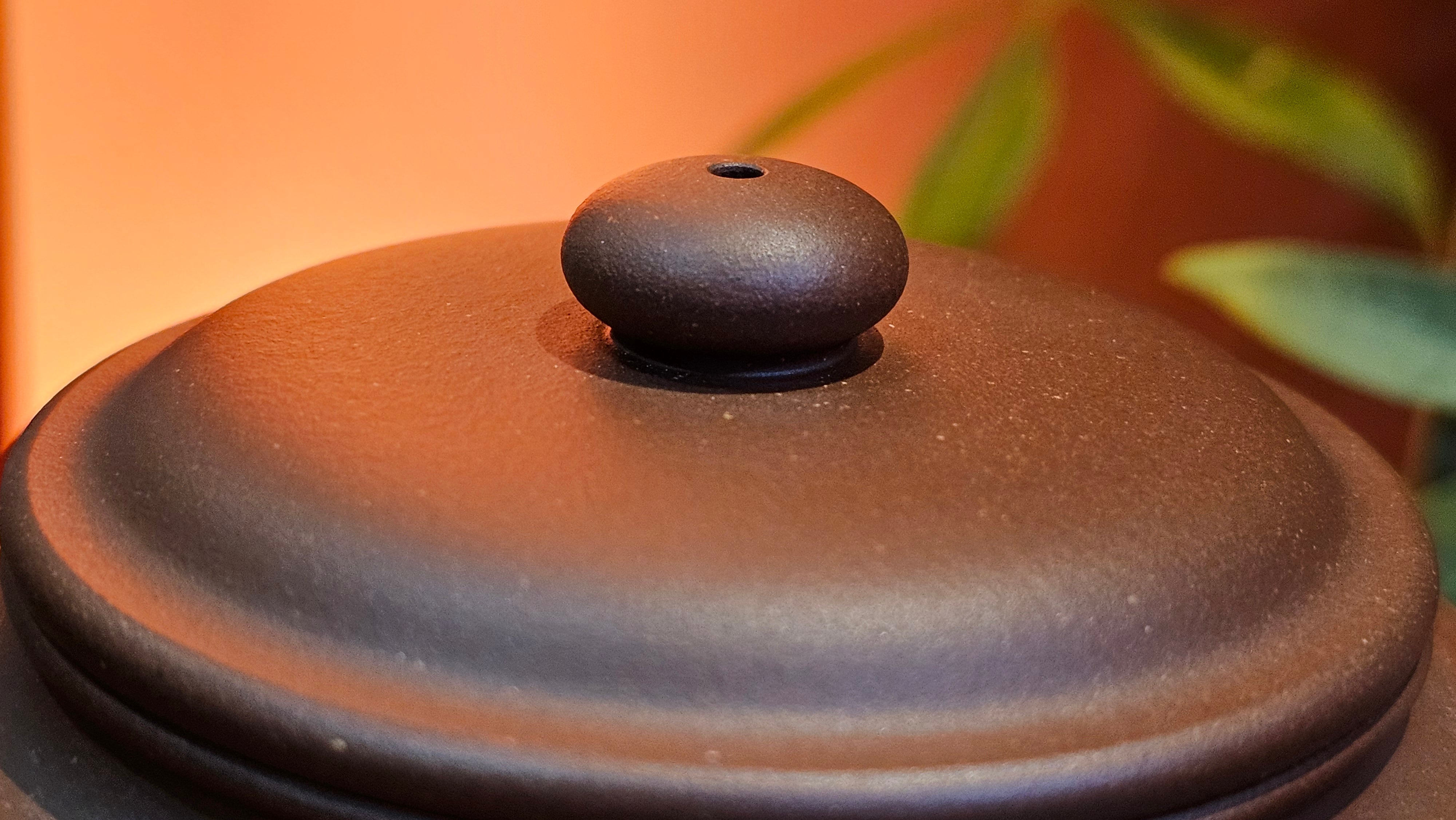 Bian Fu 扁腹, 268.6ml, Di Cao Qing Zi Ni 底槽青紫泥, by our Collaborative Craftsman Chen Fa Chu 陈法初。