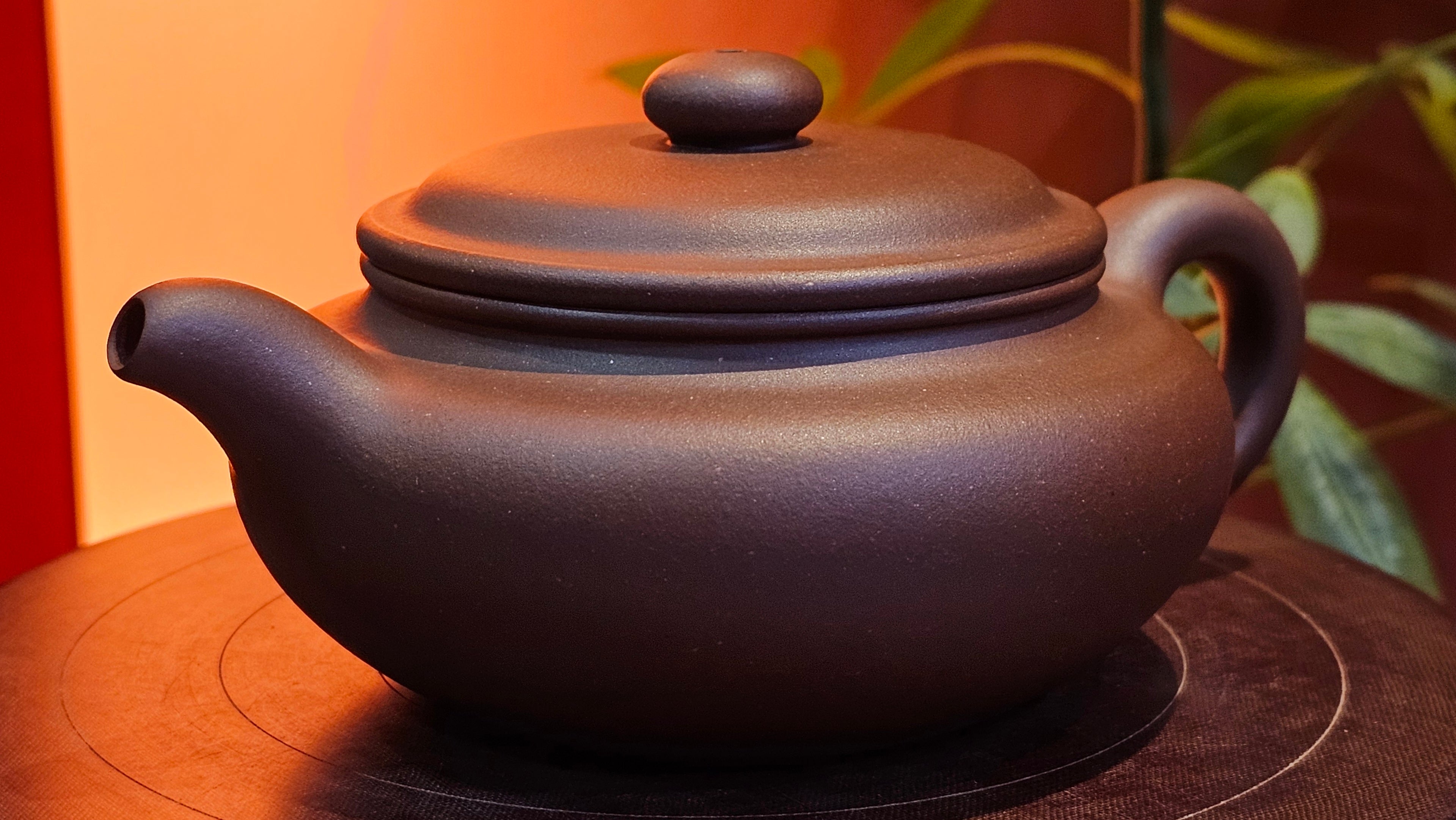 Bian Fu 扁腹, 268.6ml, Di Cao Qing Zi Ni 底槽青紫泥, by our Collaborative Craftsman Chen Fa Chu 陈法初。