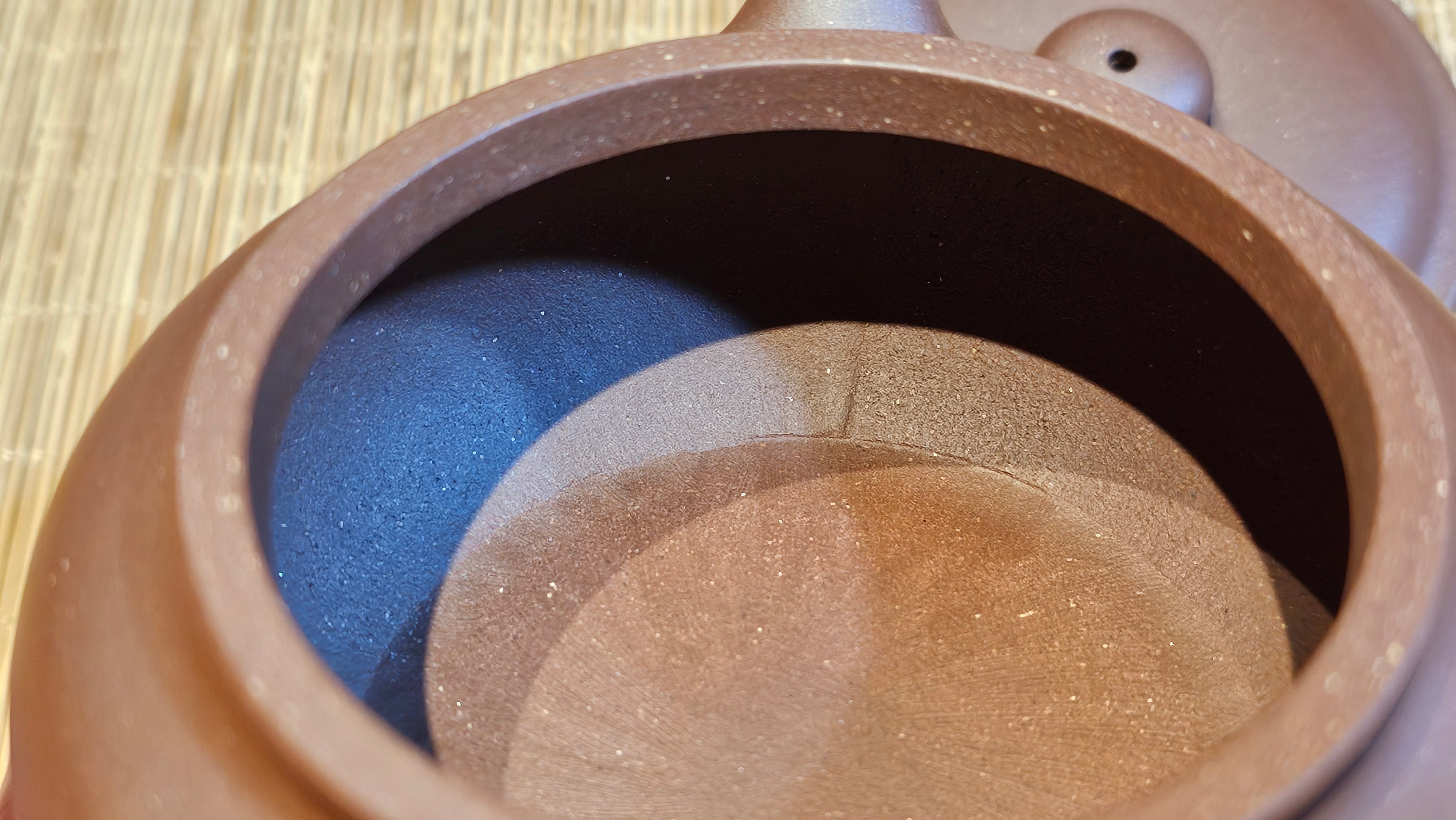 Bian Fu 扁腹, 268.6ml, Di Cao Qing Zi Ni 底槽青紫泥, by our Collaborative Craftsman Chen Fa Chu 陈法初。