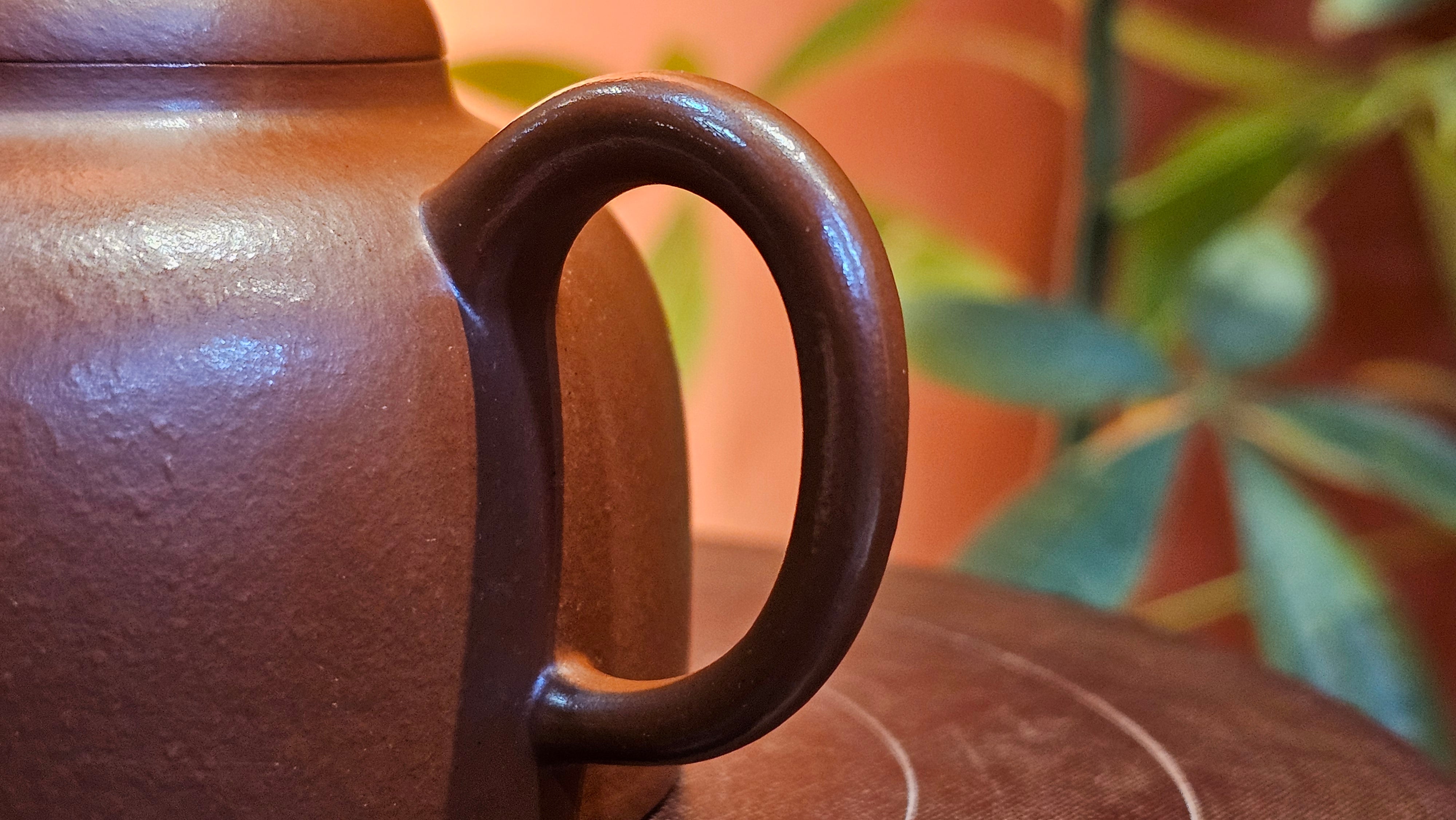 Yi Gong Hu 逸公壶, 139.6ml, Xiao Mei Yao Zhu Ni 小煤窑朱泥,  by our Collaborative Craftsman Shi Yun 石芸 ~ Congratulations to Mr D.K., 1536hrs 11th Apr, Boston, MA.