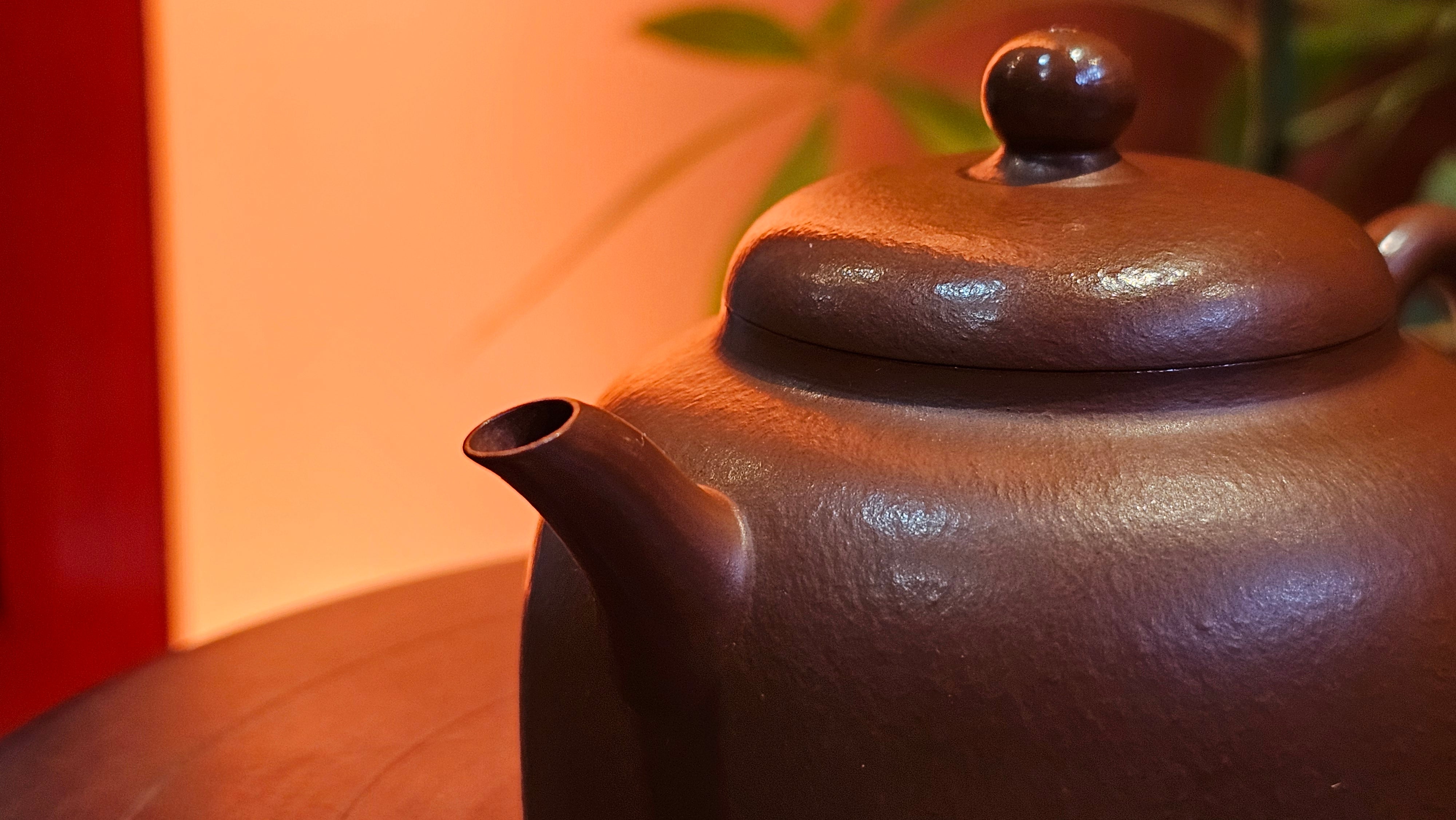 Yi Gong Hu 逸公壶, 139.6ml, Xiao Mei Yao Zhu Ni 小煤窑朱泥,  by our Collaborative Craftsman Shi Yun 石芸 ~ Congratulations to Mr D.K., 1536hrs 11th Apr, Boston, MA.