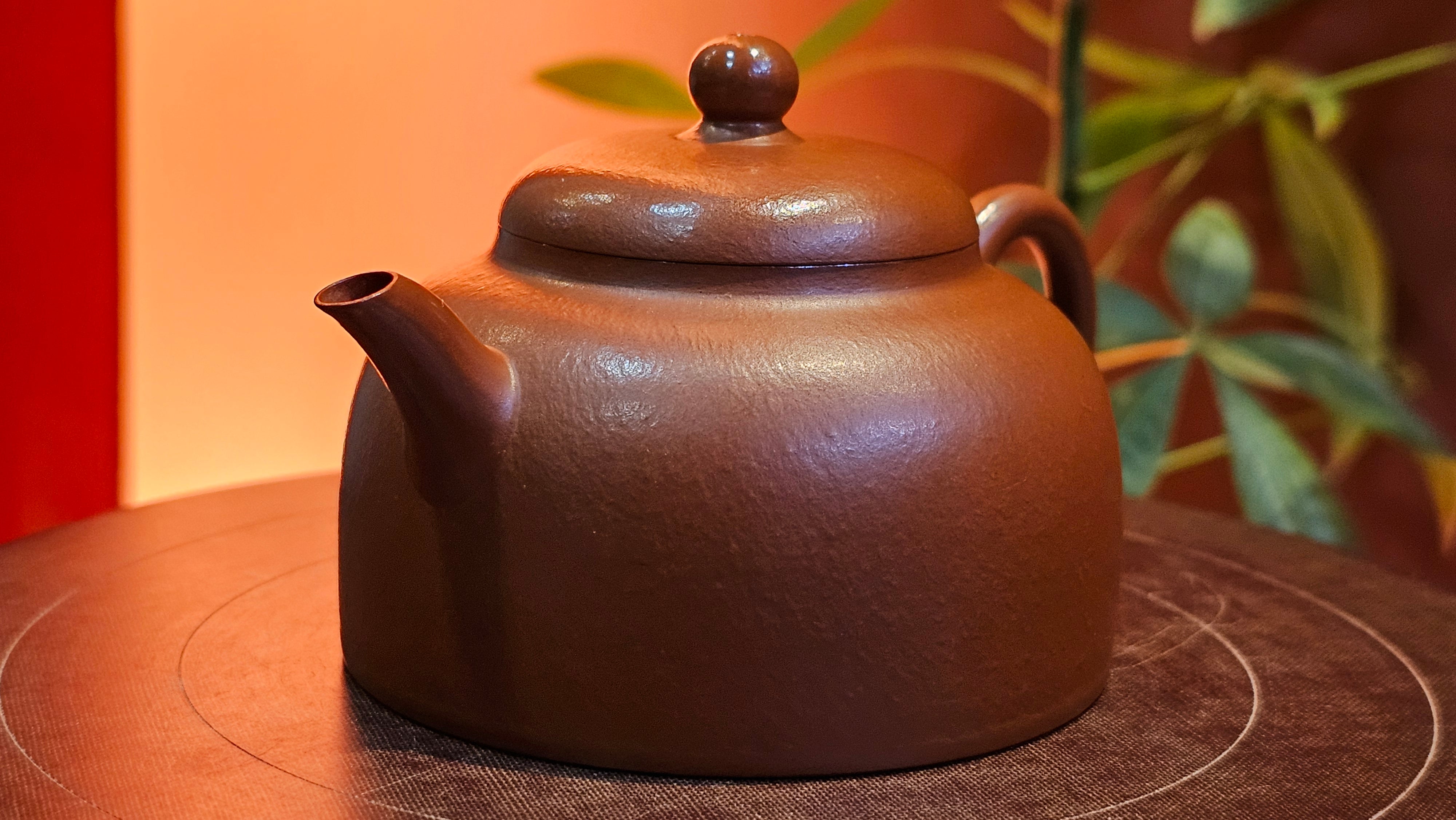 Yi Gong Hu 逸公壶, 139.6ml, Xiao Mei Yao Zhu Ni 小煤窑朱泥,  by our Collaborative Craftsman Shi Yun 石芸 ~ Congratulations to Mr D.K., 1536hrs 11th Apr, Boston, MA.