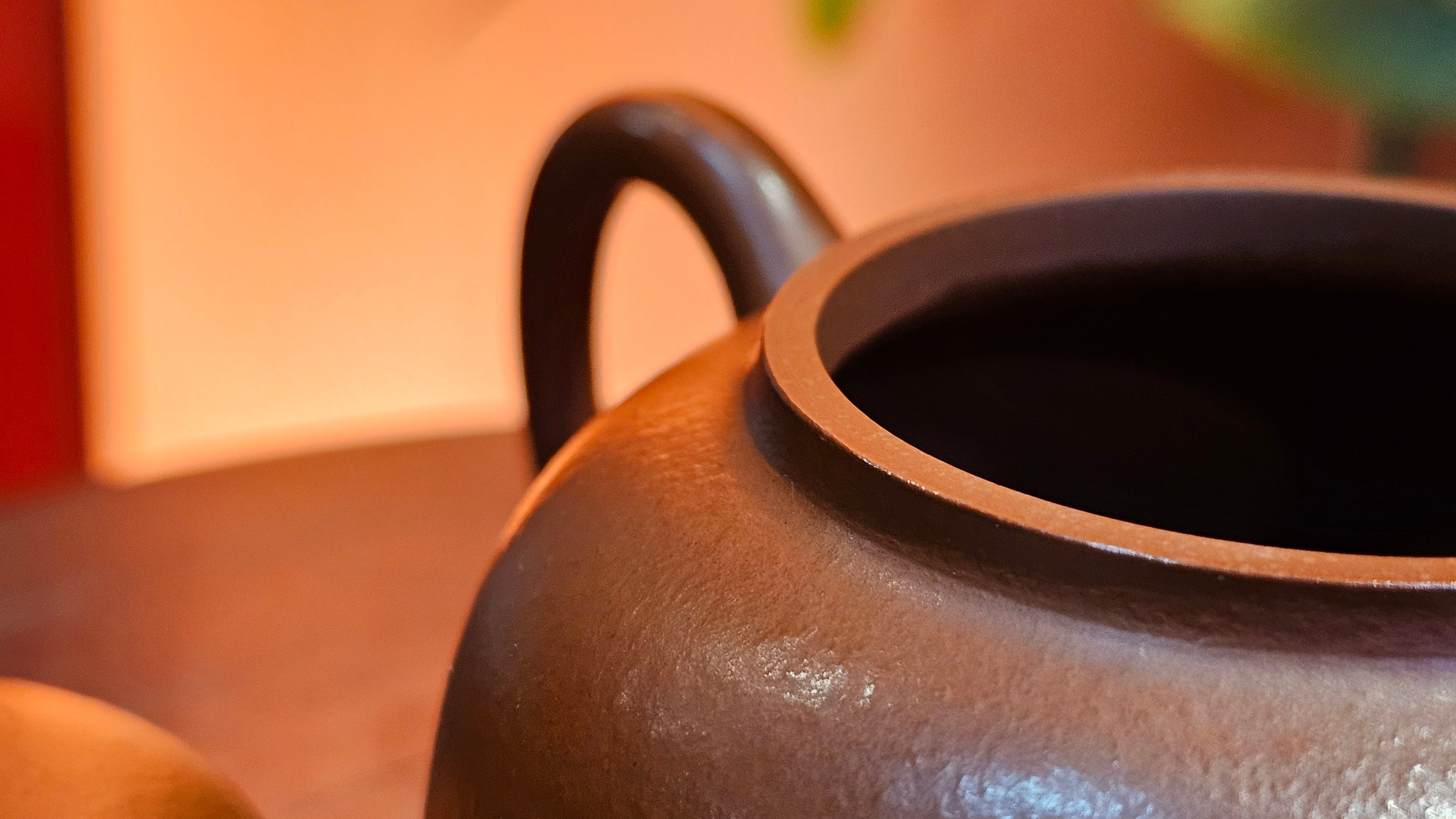 Yi Gong Hu 逸公壶, 139.6ml, Xiao Mei Yao Zhu Ni 小煤窑朱泥,  by our Collaborative Craftsman Shi Yun 石芸 ~ Congratulations to Mr D.K., 1536hrs 11th Apr, Boston, MA.