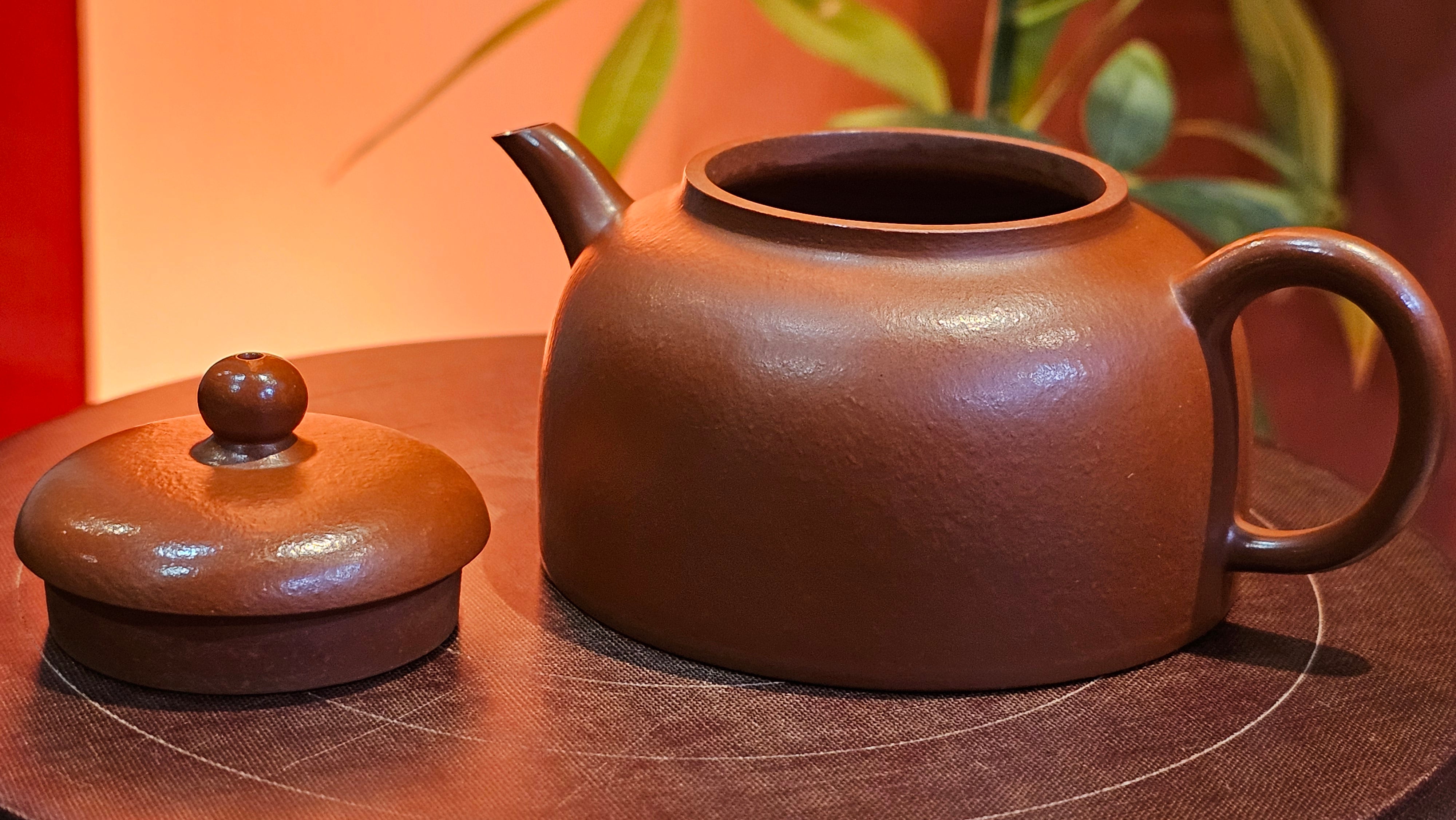 Yi Gong Hu 逸公壶, 139.6ml, Xiao Mei Yao Zhu Ni 小煤窑朱泥,  by our Collaborative Craftsman Shi Yun 石芸 ~ Congratulations to Mr D.K., 1536hrs 11th Apr, Boston, MA.