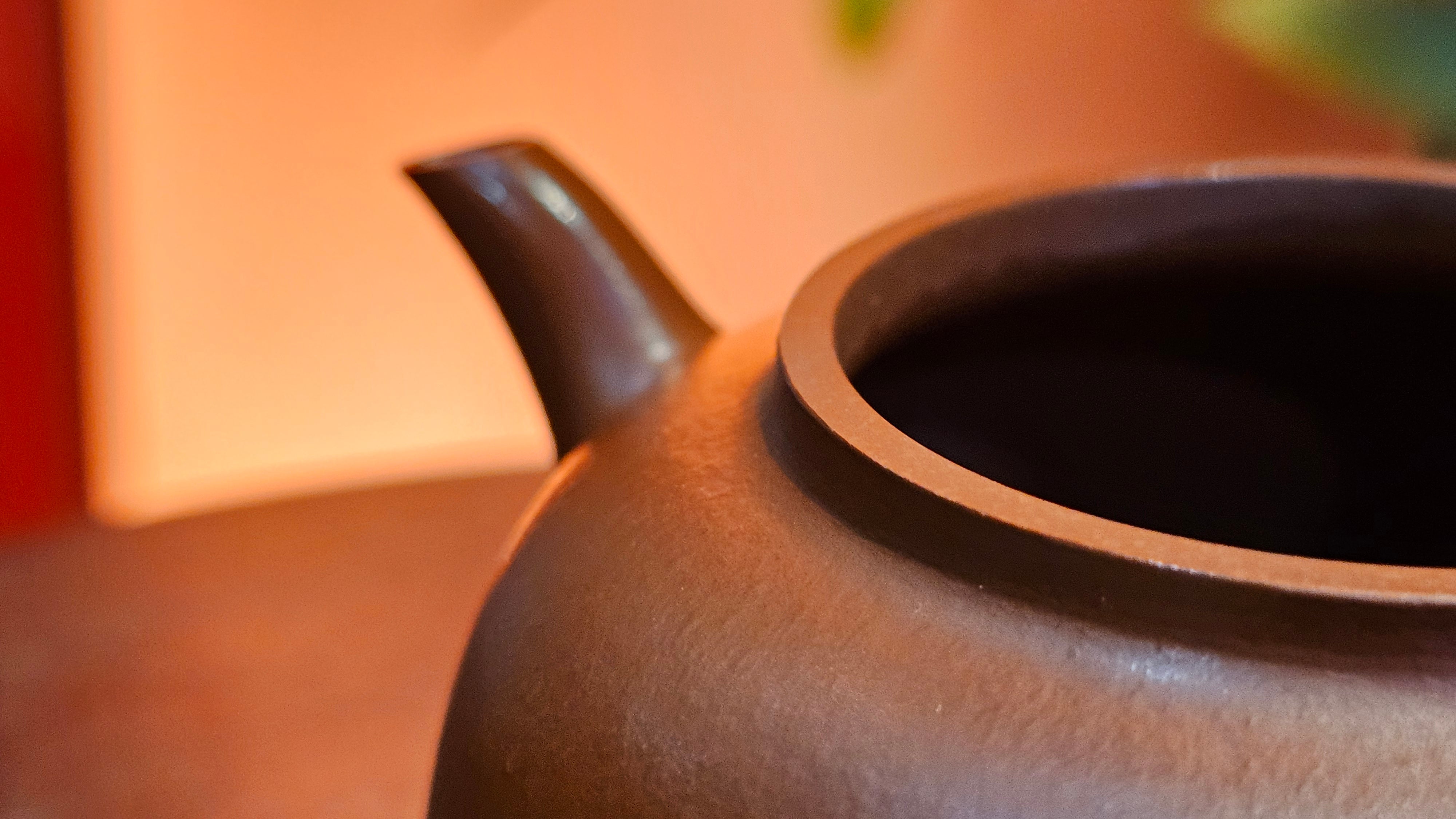 Yi Gong Hu 逸公壶, 139.6ml, Xiao Mei Yao Zhu Ni 小煤窑朱泥,  by our Collaborative Craftsman Shi Yun 石芸 ~ Congratulations to Mr D.K., 1536hrs 11th Apr, Boston, MA.