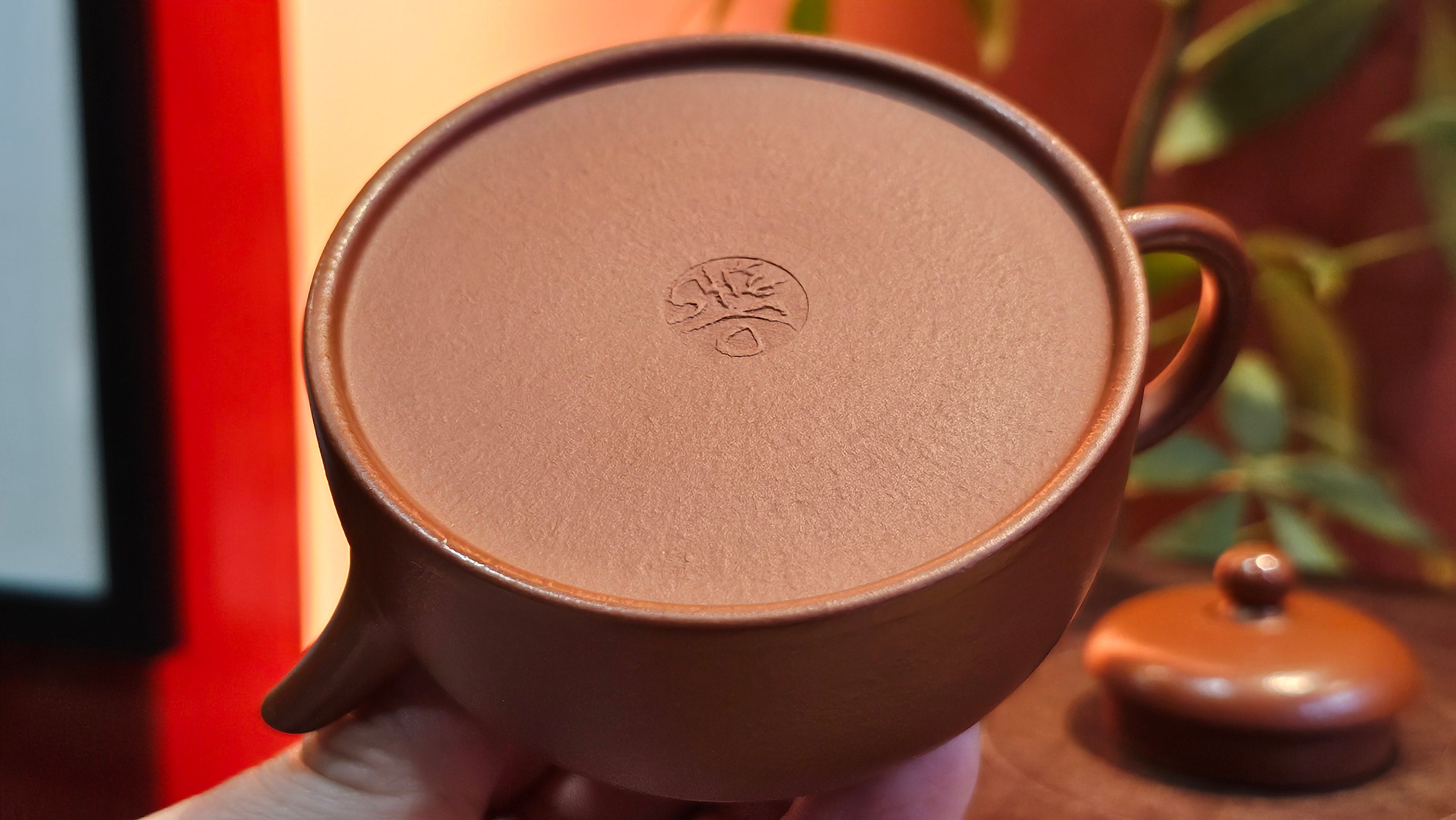 Yi Gong Hu 逸公壶, 139.6ml, Xiao Mei Yao Zhu Ni 小煤窑朱泥,  by our Collaborative Craftsman Shi Yun 石芸 ~ Congratulations to Mr D.K., 1536hrs 11th Apr, Boston, MA.