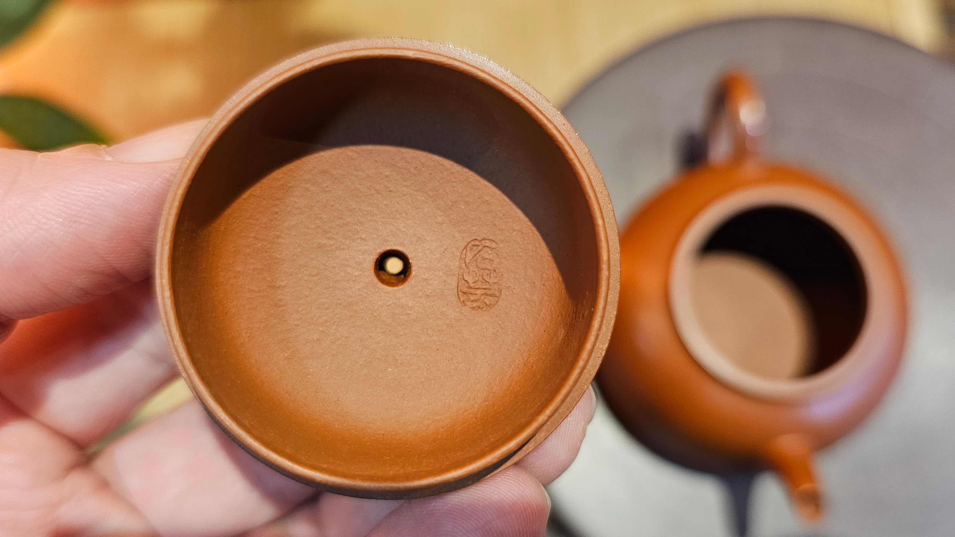 Yi Gong Hu 逸公壶, 139.6ml, Xiao Mei Yao Zhu Ni 小煤窑朱泥,  by our Collaborative Craftsman Shi Yun 石芸 ~ Congratulations to Mr D.K., 1536hrs 11th Apr, Boston, MA.