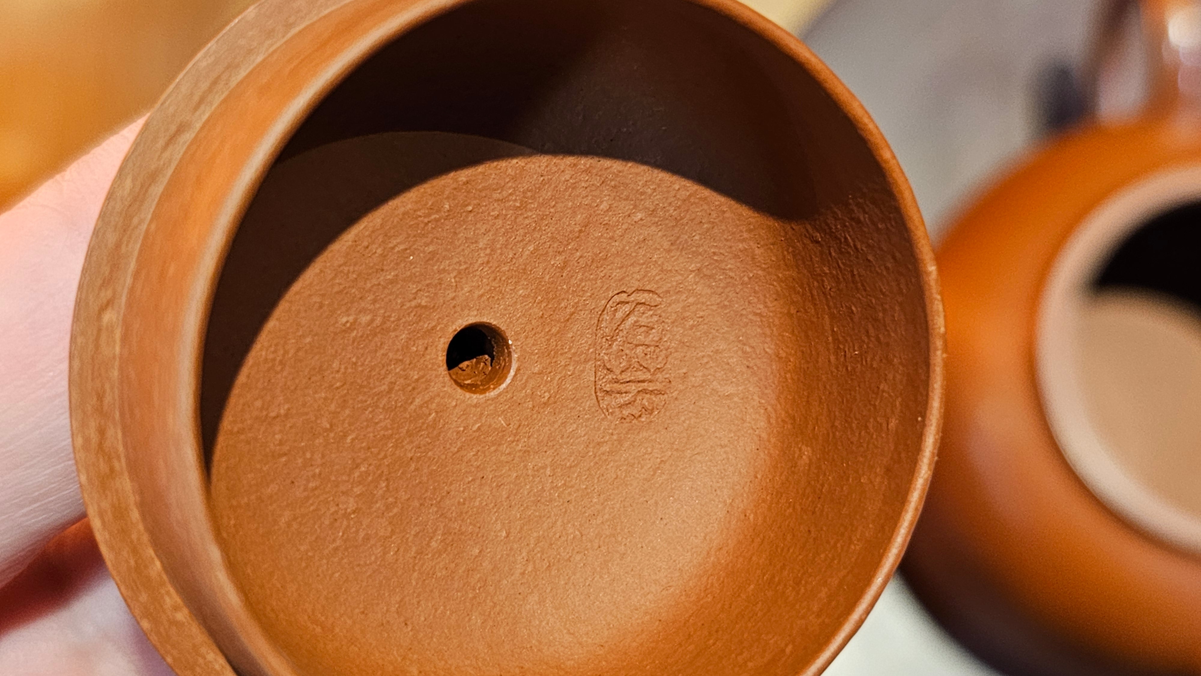 Yi Gong Hu 逸公壶, 139.6ml, Xiao Mei Yao Zhu Ni 小煤窑朱泥,  by our Collaborative Craftsman Shi Yun 石芸 ~ Congratulations to Mr D.K., 1536hrs 11th Apr, Boston, MA.