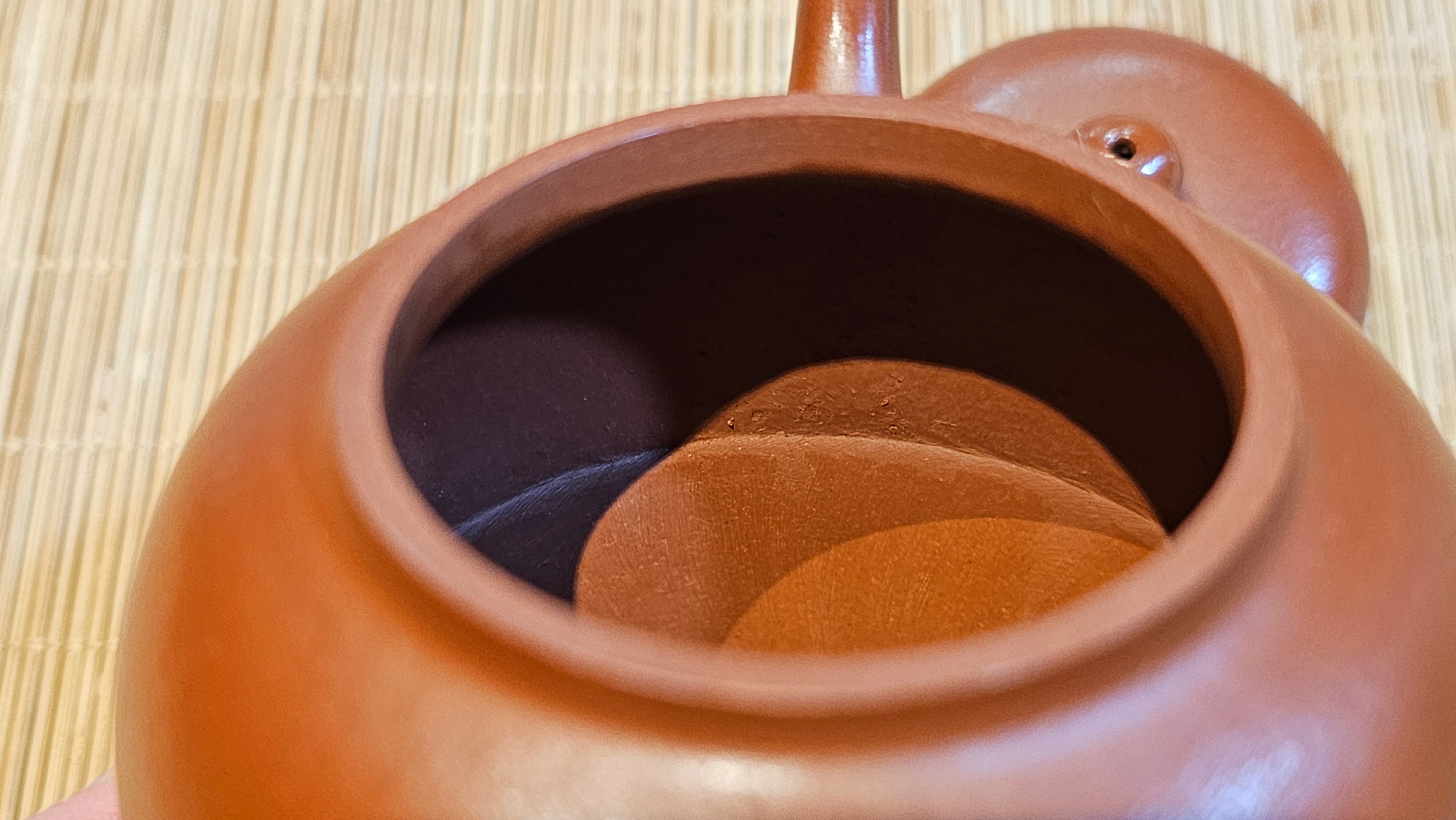 Yi Gong Hu 逸公壶, 139.6ml, Xiao Mei Yao Zhu Ni 小煤窑朱泥,  by our Collaborative Craftsman Shi Yun 石芸 ~ Congratulations to Mr D.K., 1536hrs 11th Apr, Boston, MA.