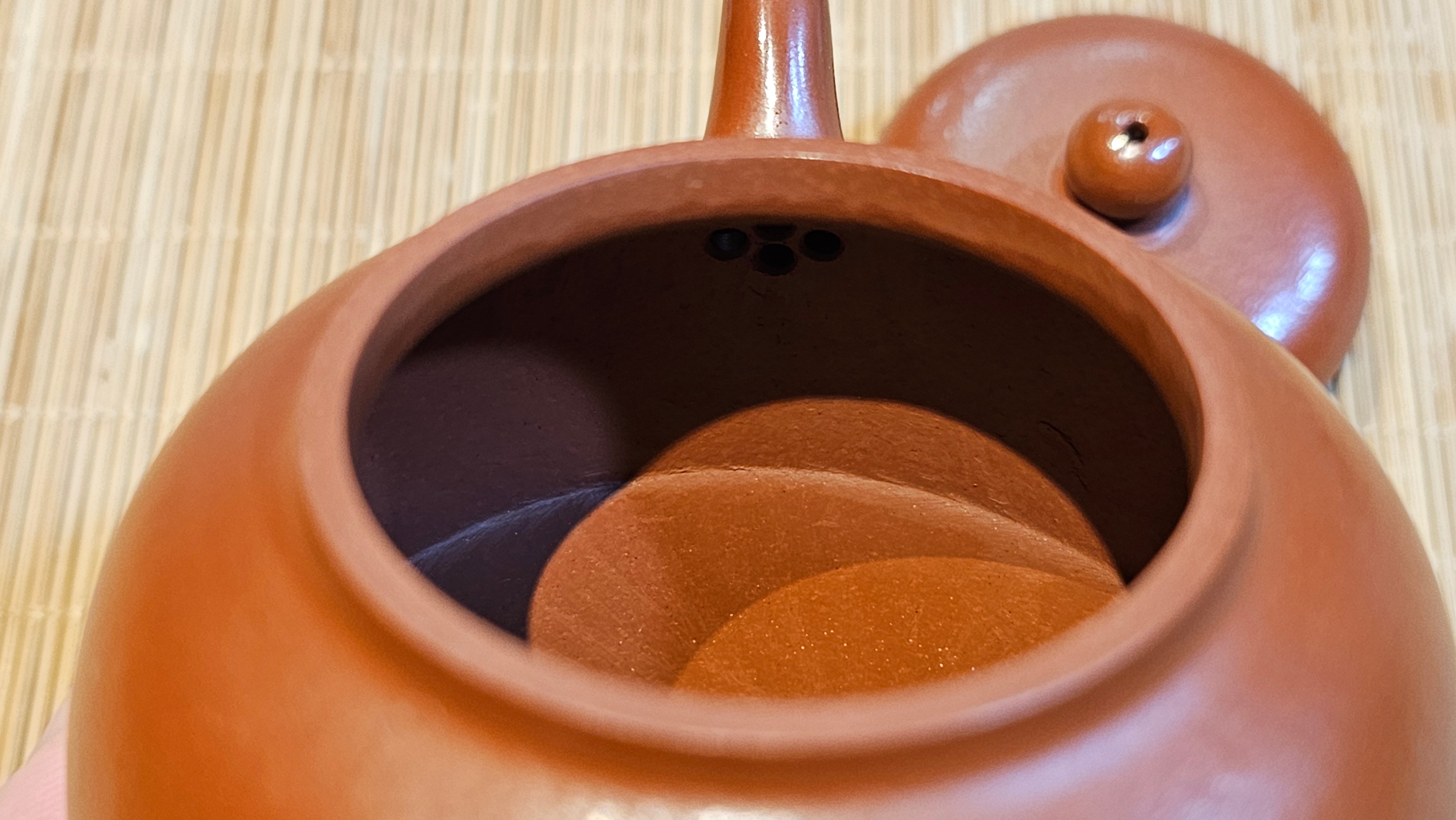 Yi Gong Hu 逸公壶, 139.6ml, Xiao Mei Yao Zhu Ni 小煤窑朱泥,  by our Collaborative Craftsman Shi Yun 石芸 ~ Congratulations to Mr D.K., 1536hrs 11th Apr, Boston, MA.