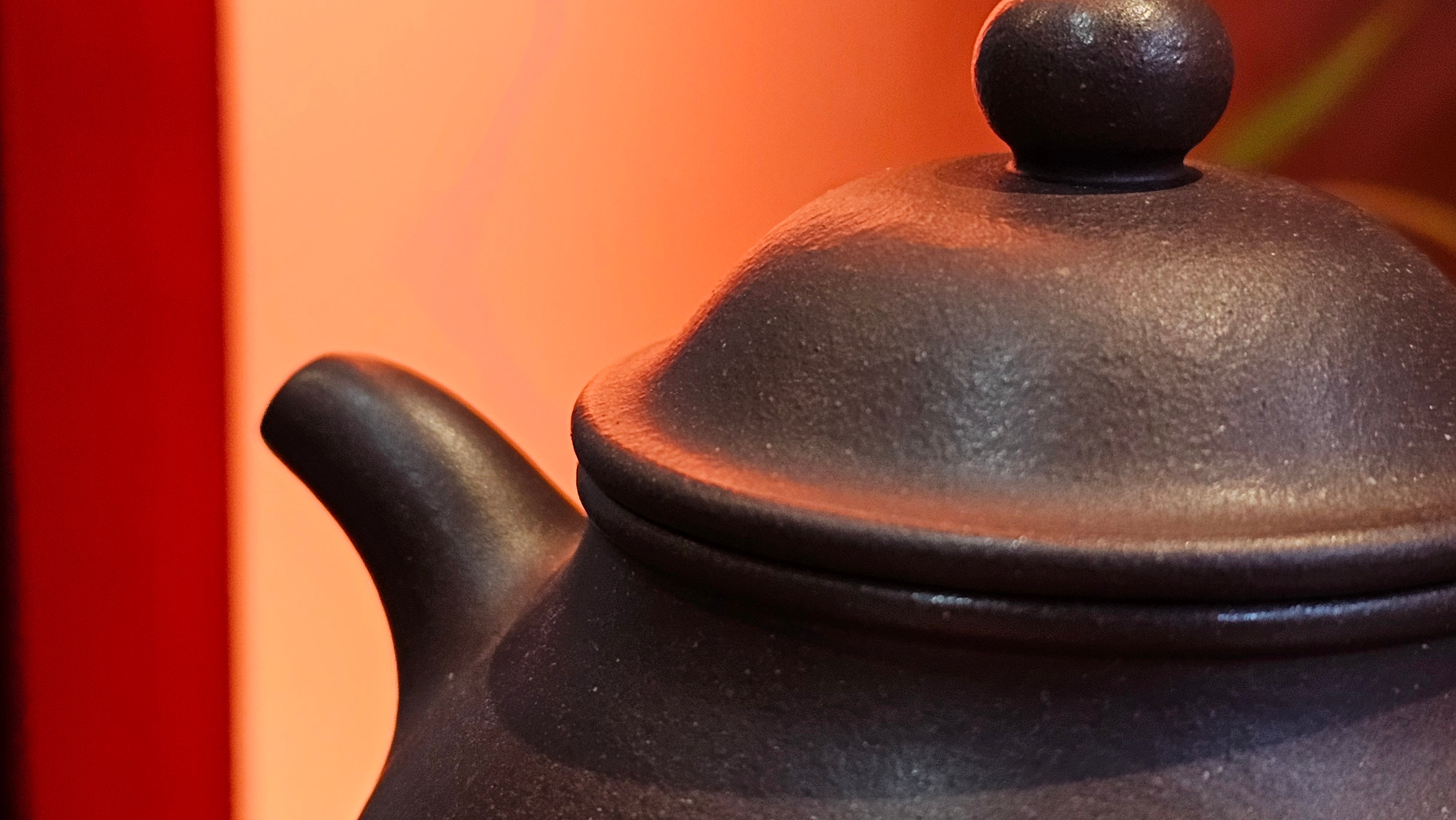 Pan Hu 番壶, 238.8ml, Da Shui Tan Zi Ni 大水潭紫泥, by our Collaborative Craftsman Chen Fa Chu 陈法初。